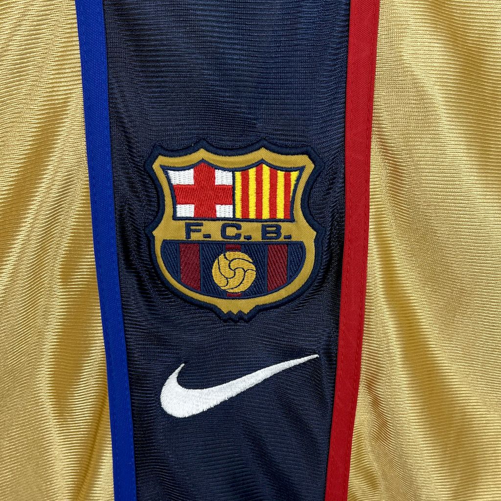 CAMISETA RETRO BARCELONA  ll 2001/02 (VERSION HINCHA)