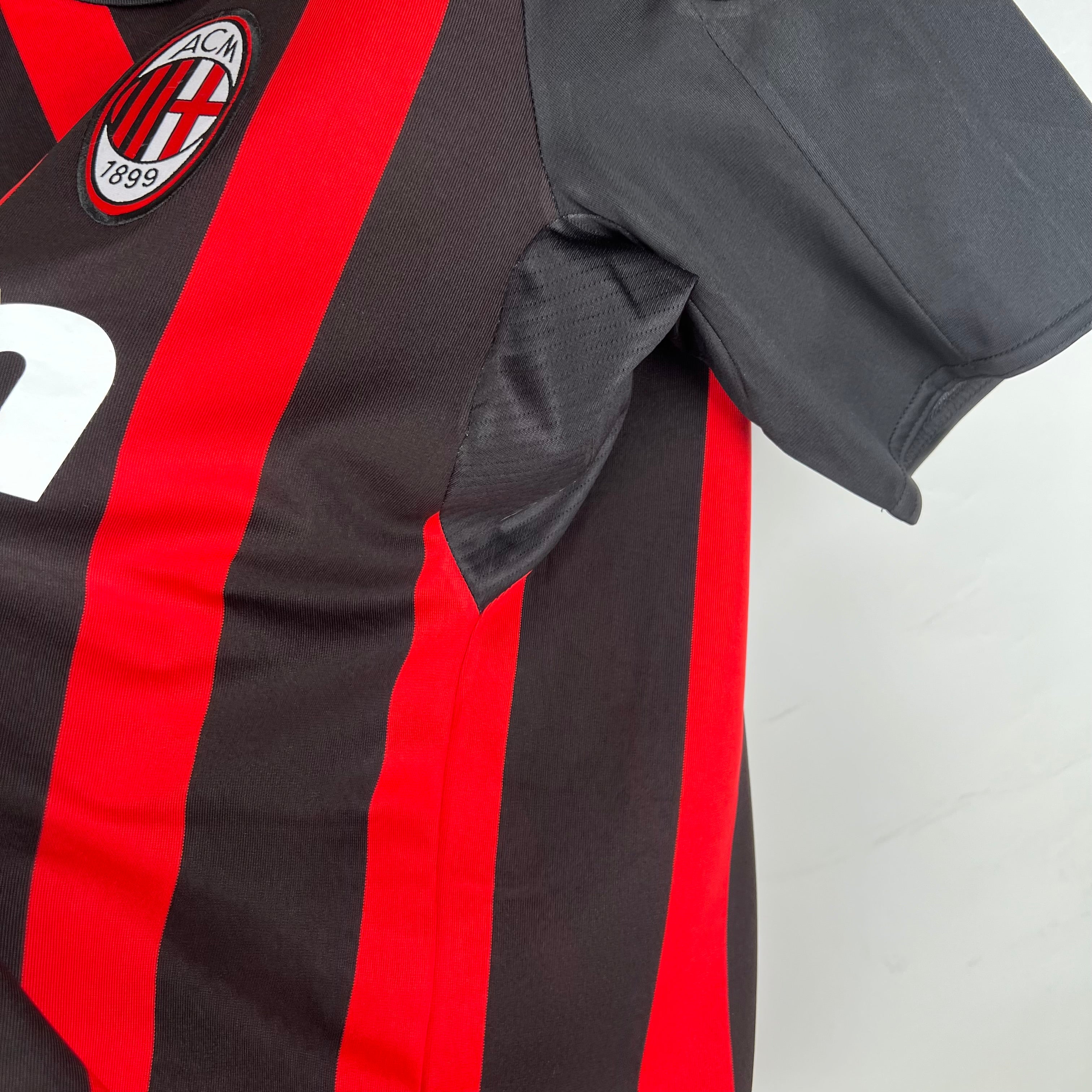 CAMISETA RETRO AC MILAN ll 2008/09