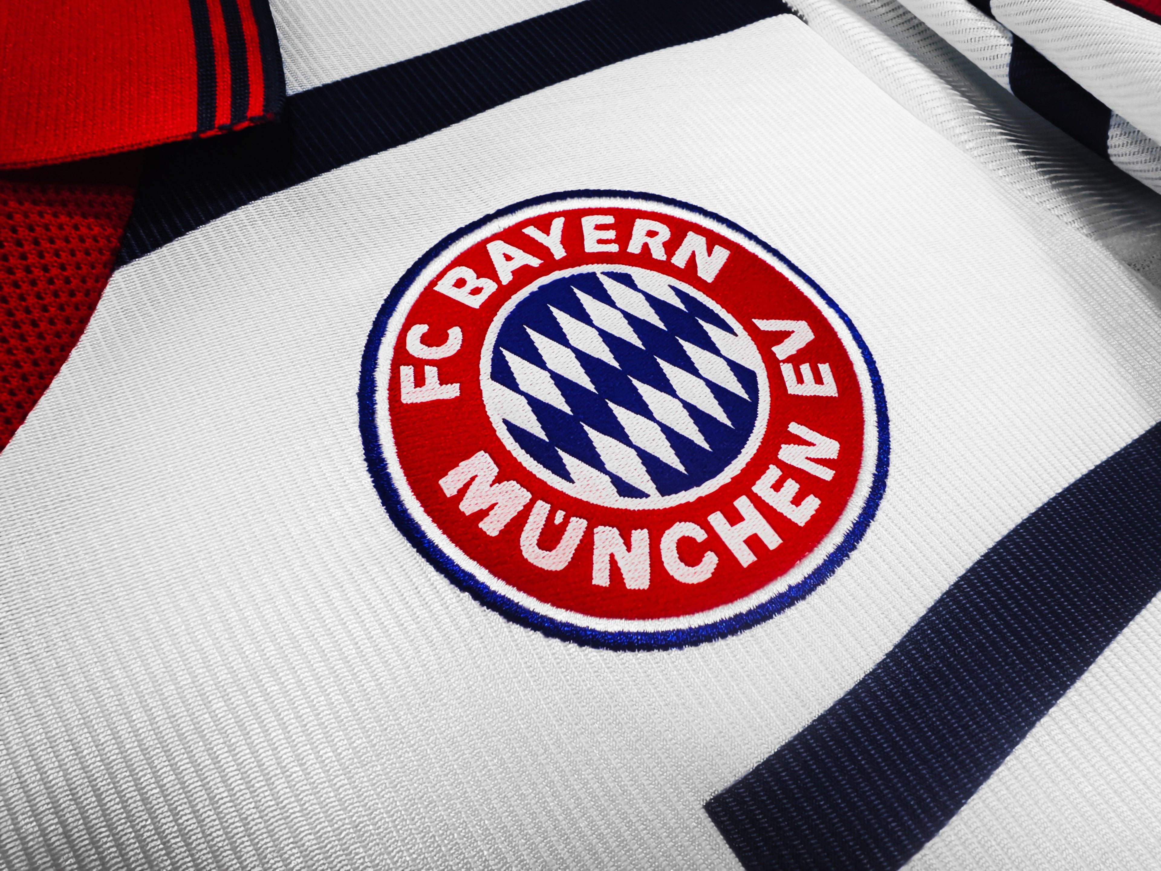 CAMISETA BAYERN MUNICH RETRO  ll 1998/2000