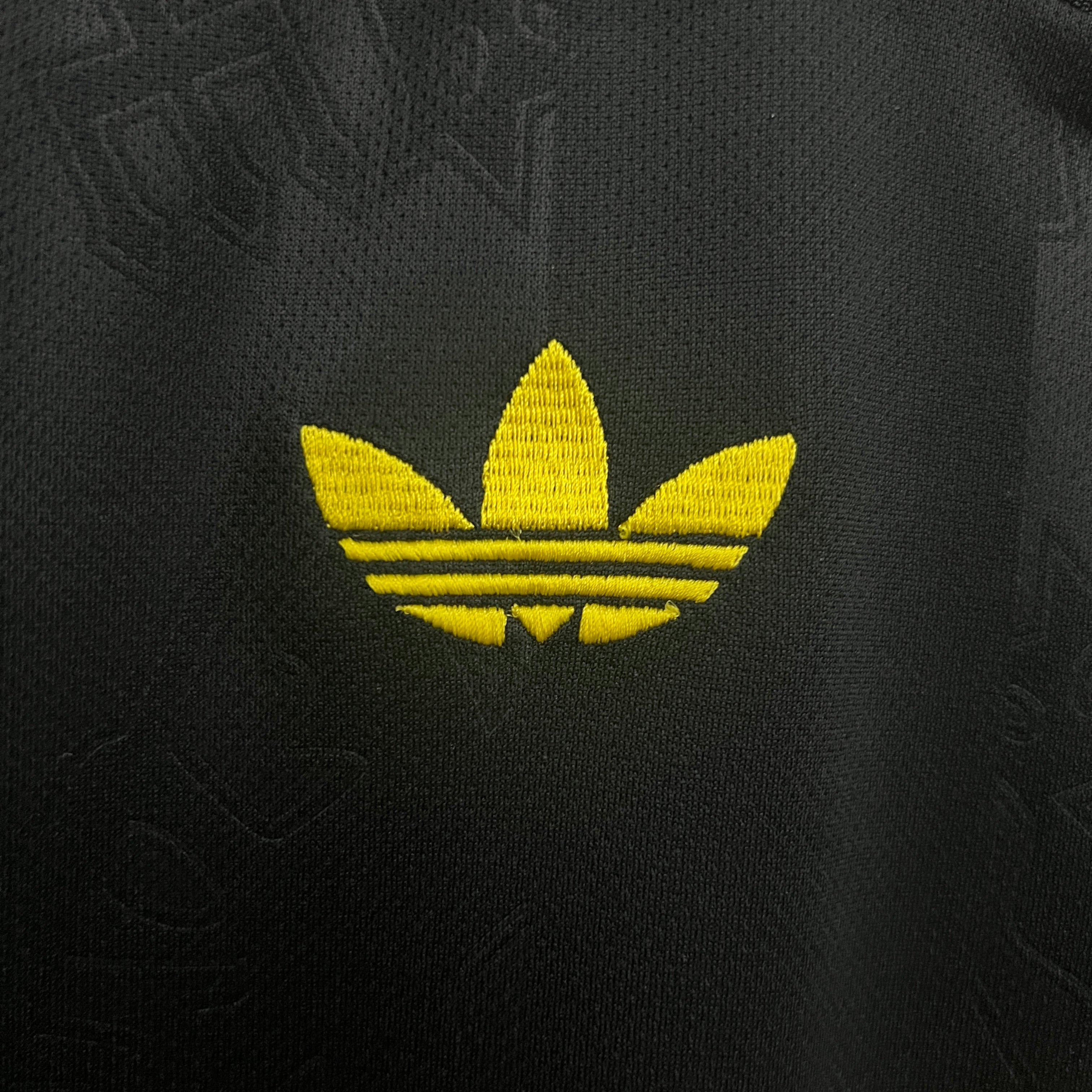 MANCHESTER UNITED ll 25/26 (VERSION HINCHA)