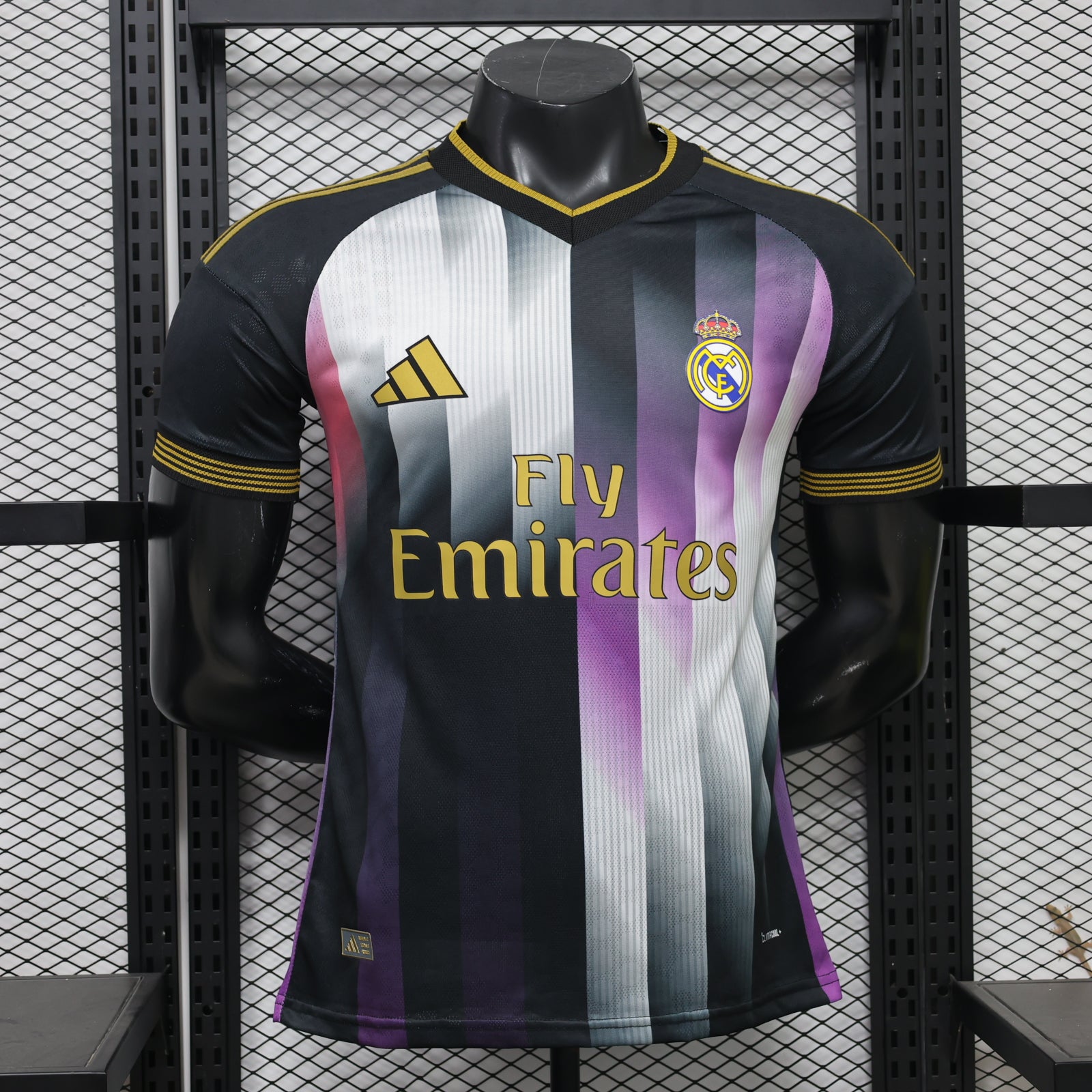 CAMISETA REAL MADRID EDICION ESPECIAL ll  (VERSION JUGADOR)