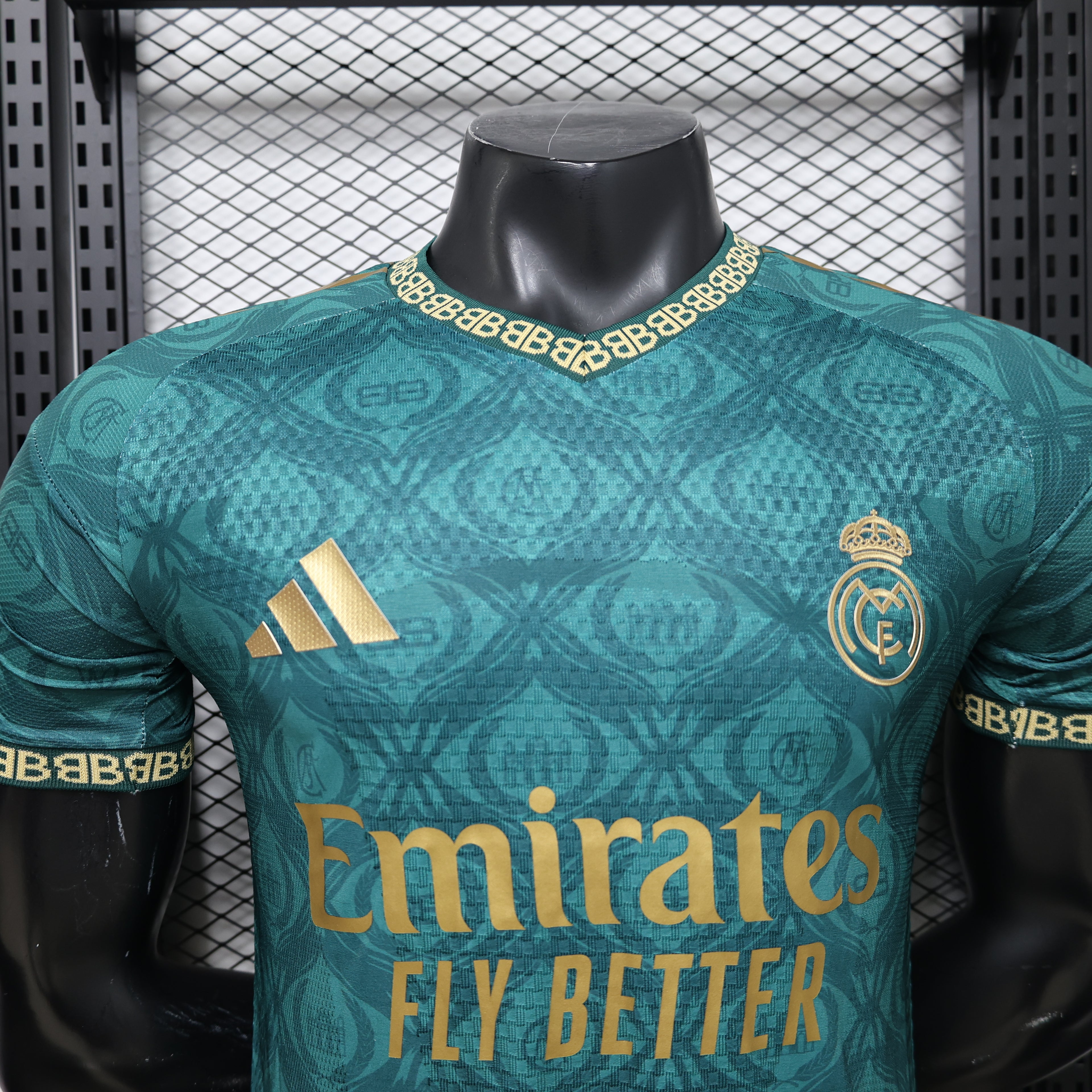 CAMISETA REAL MADRID EDICION ESPECIAL ll  (VERSION JUGADOR)