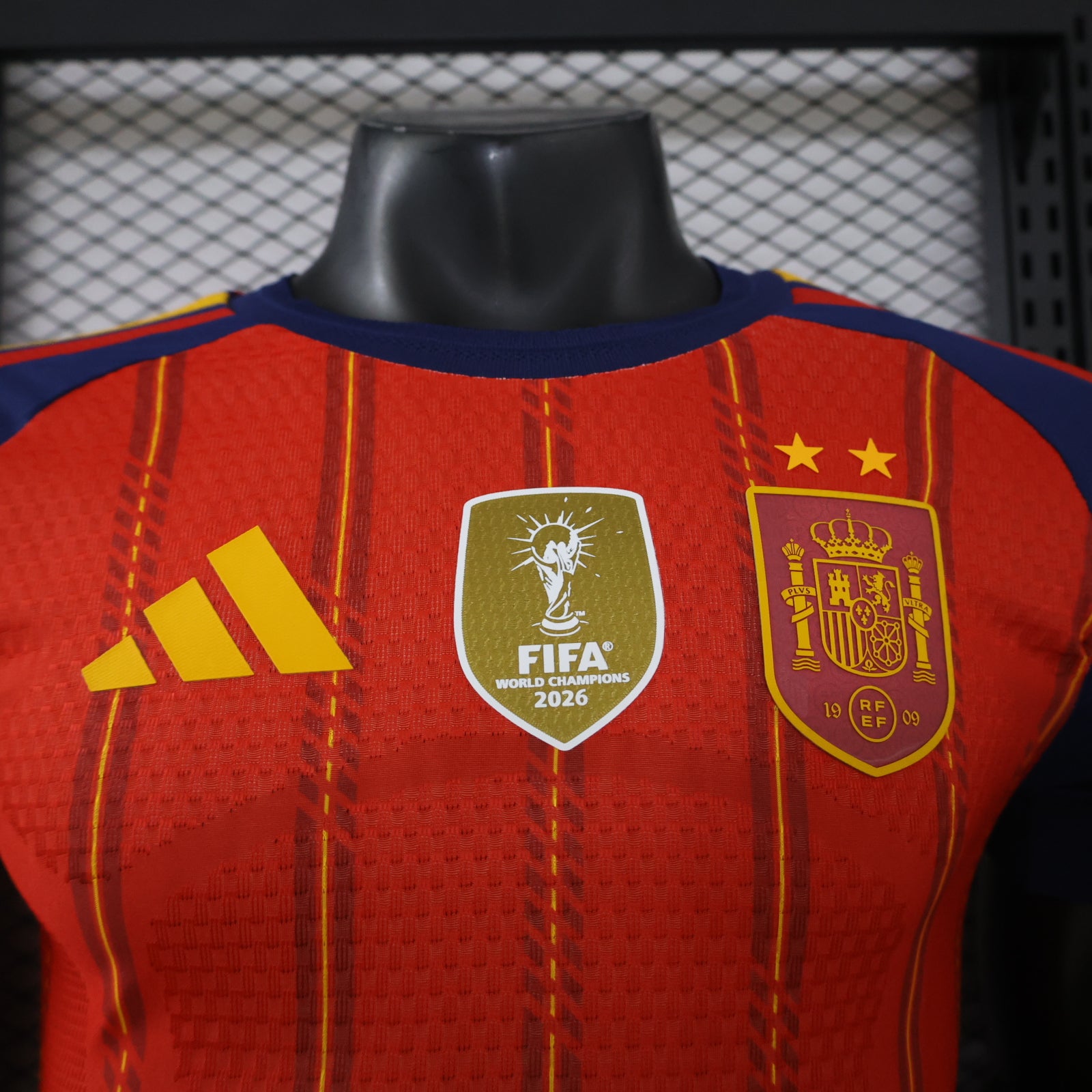 CAMISETA ESPAÑA CAMPEON DEL MUNDO CON PARCHE 2026 (VERSION JUGADOR)