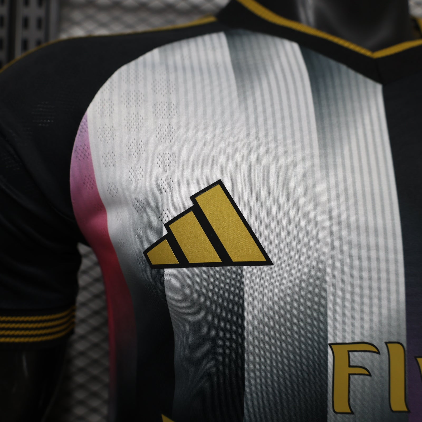 CAMISETA REAL MADRID EDICION ESPECIAL ll  (VERSION JUGADOR)