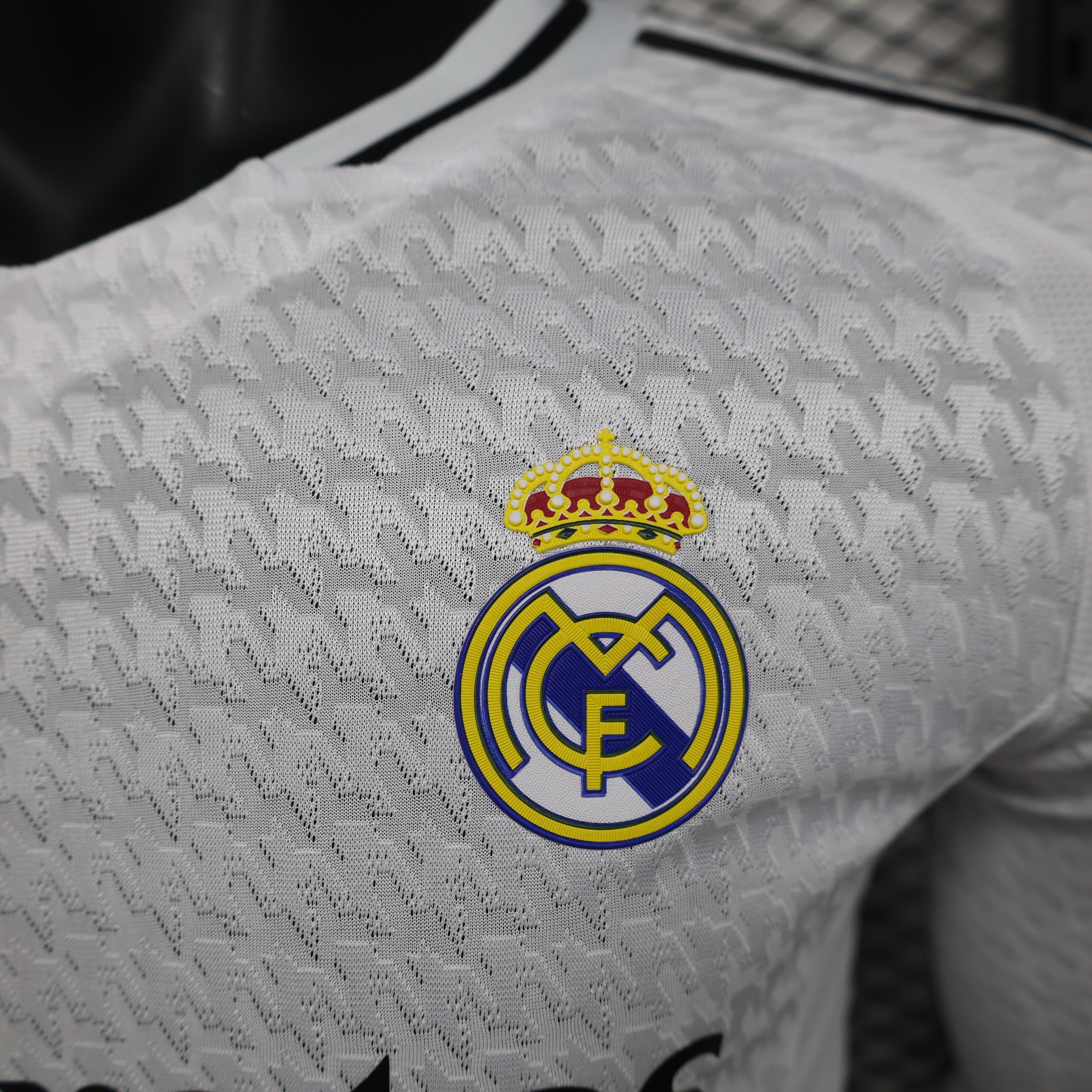 CAMISETA REAL MADRID MANGA LARGA ll 25/26 (VERSION JUGADOR)