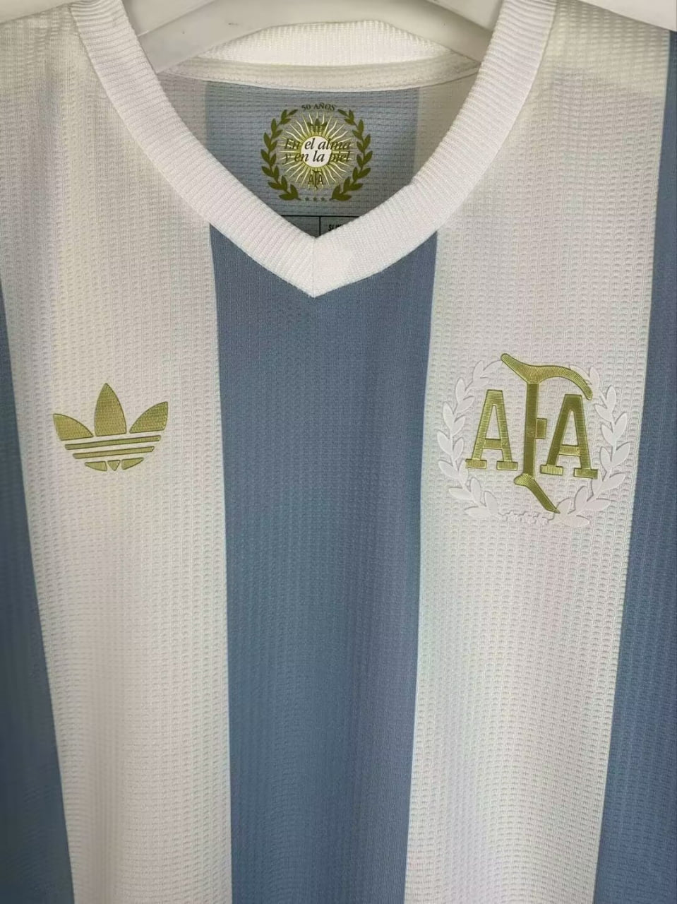 CAMISETA ARGENTINA MANGA LARGA ll EDICION ESPECIAL 50 ANIVERSARIO