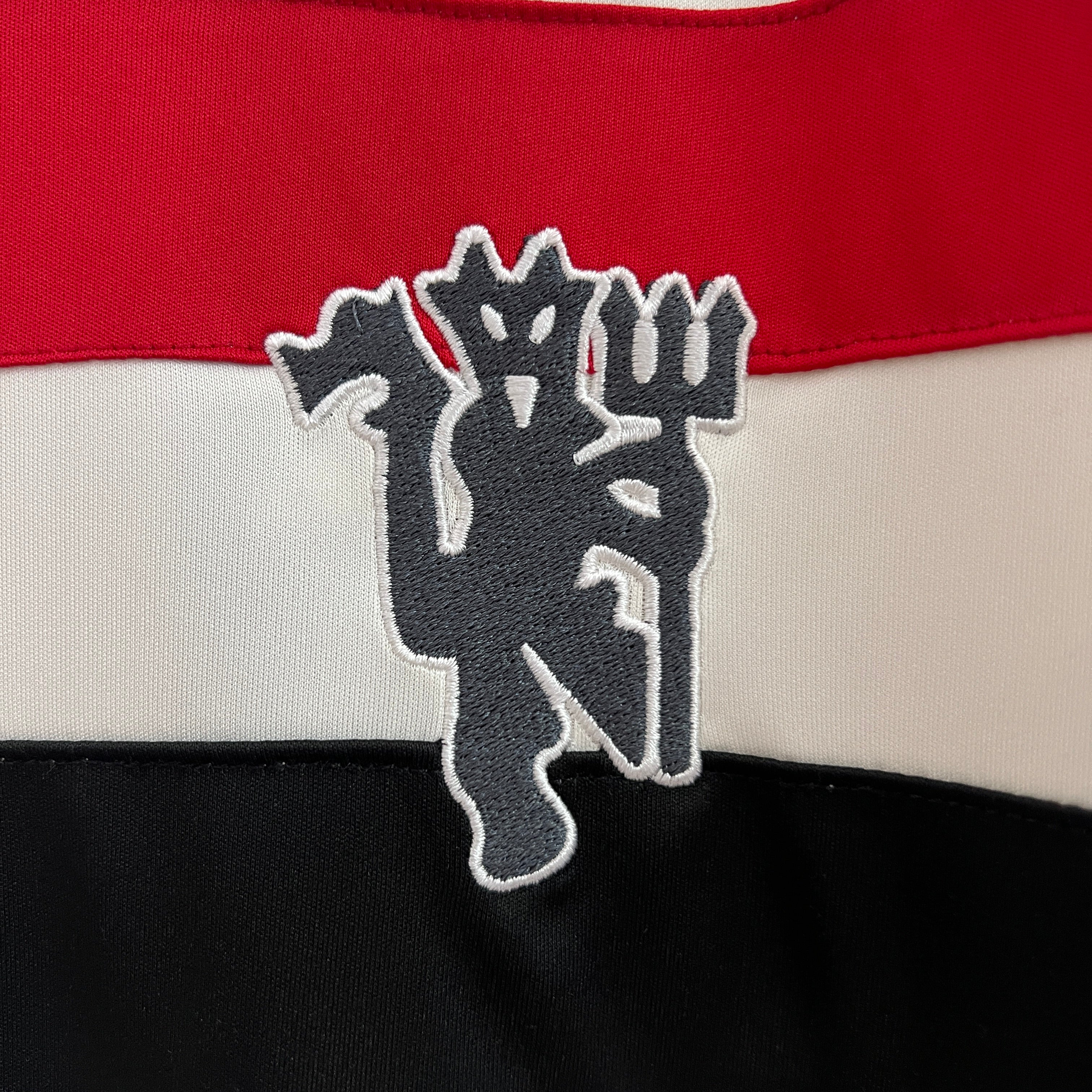 MANCHESTER UNITED ll 24/25 (VERSION HINCHA)