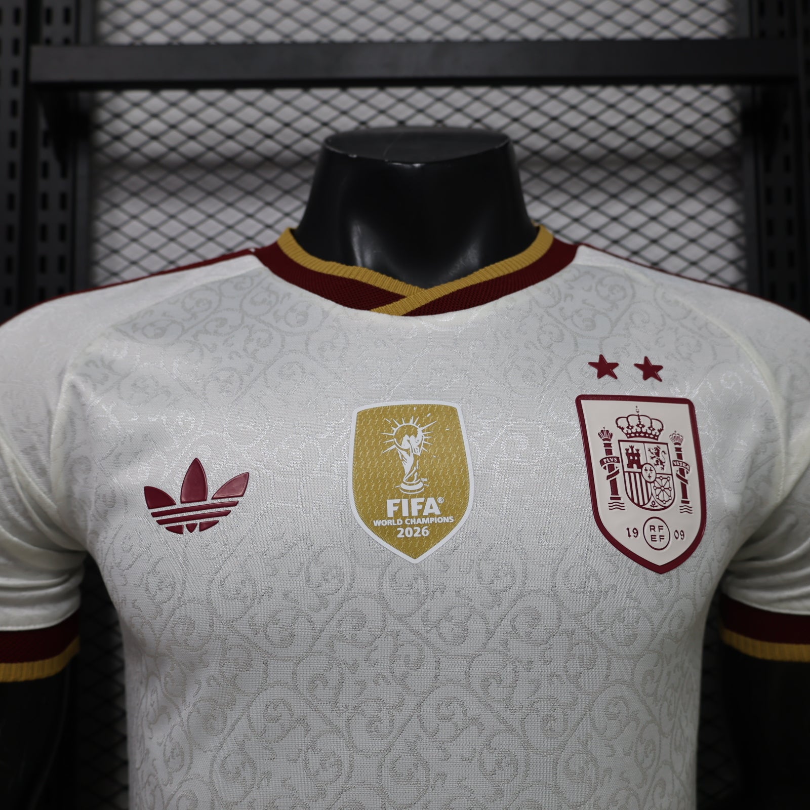 CAMISETA ESPAÑA CAMPEON DEL MUNDO CON PARCHE 2026  (VERSION JUGADOR)
