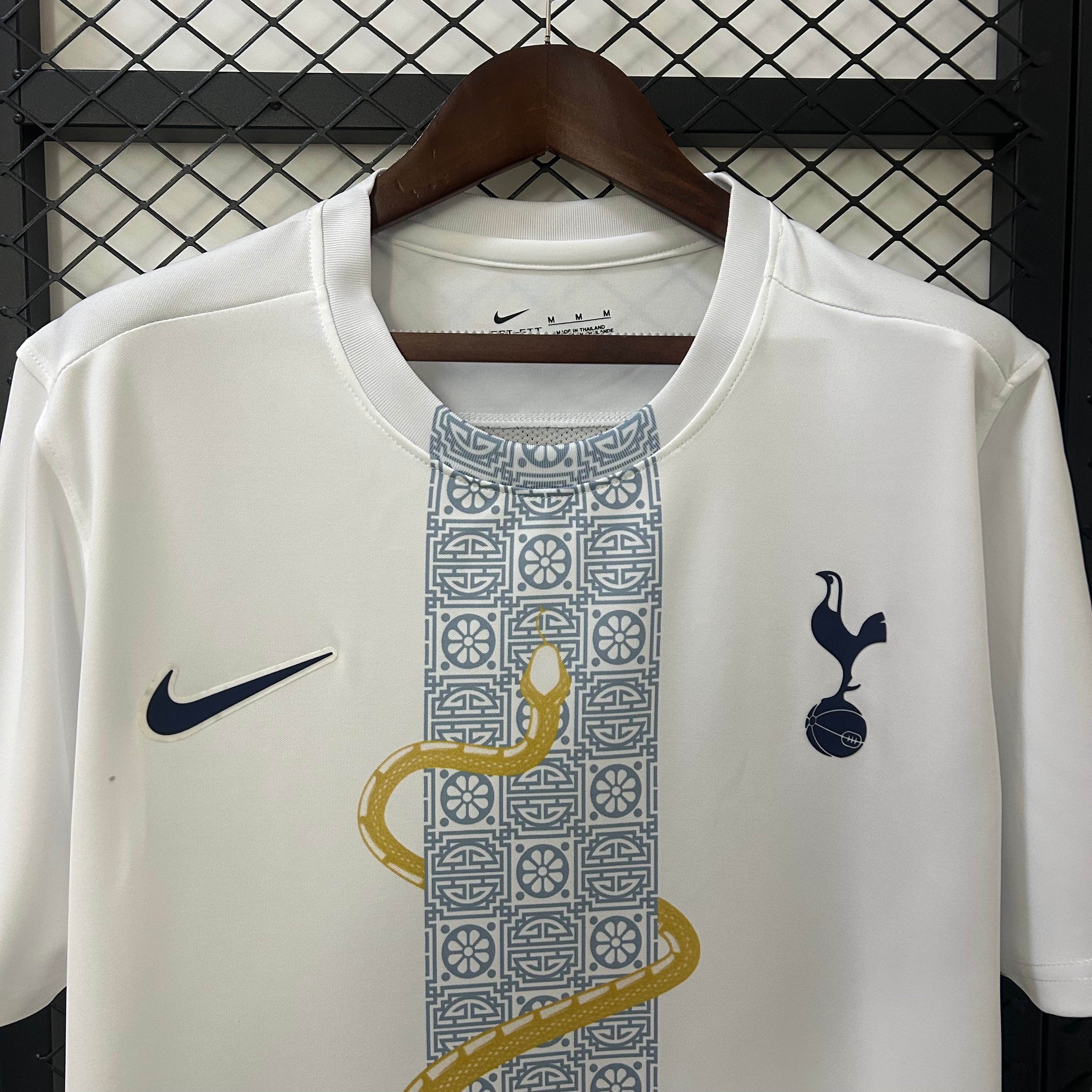 TOTTENHAM EDICION ESPECIAL ll 25/26 (VERSION HINCHA)