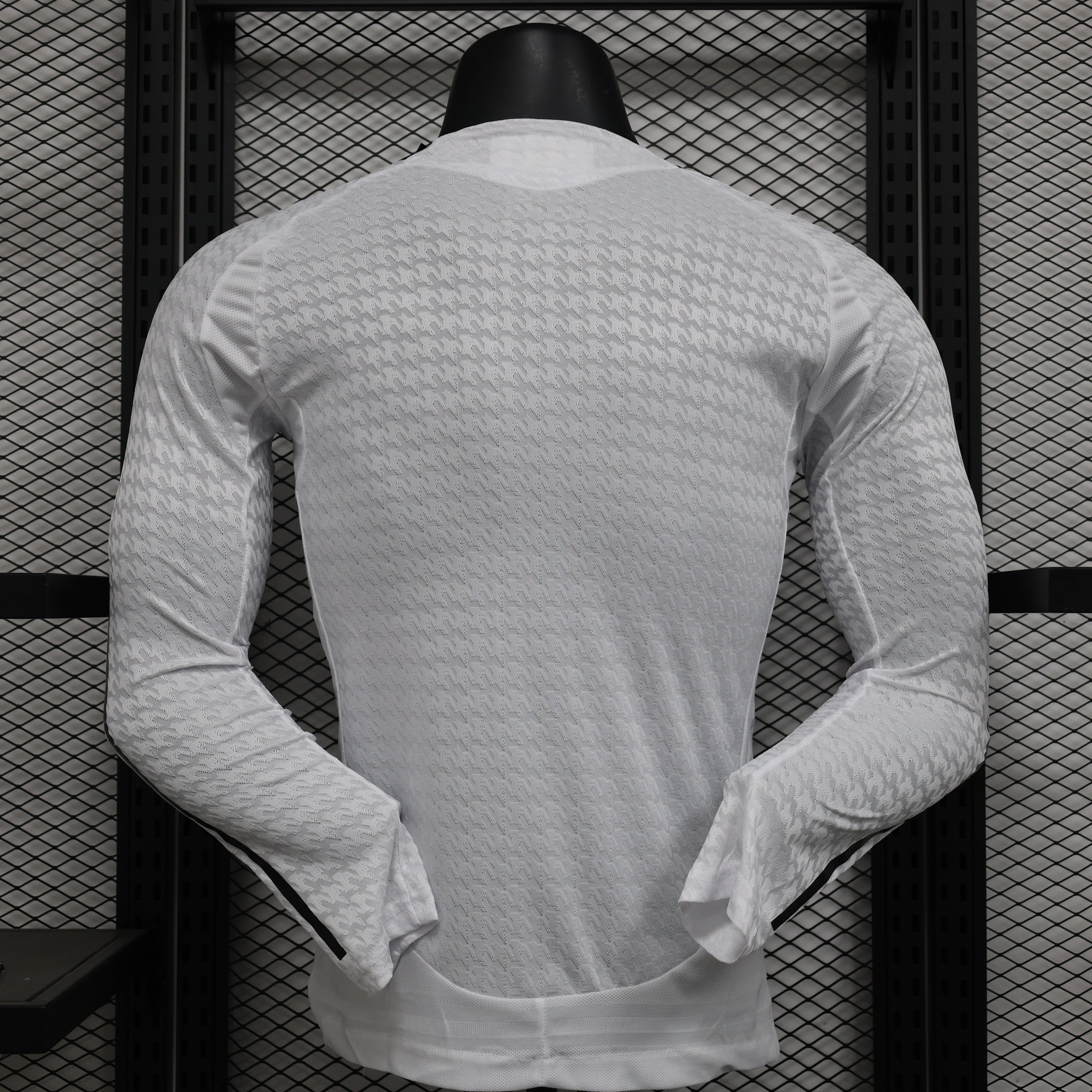CAMISETA REAL MADRID MANGA LARGA ll 25/26 (VERSION JUGADOR)