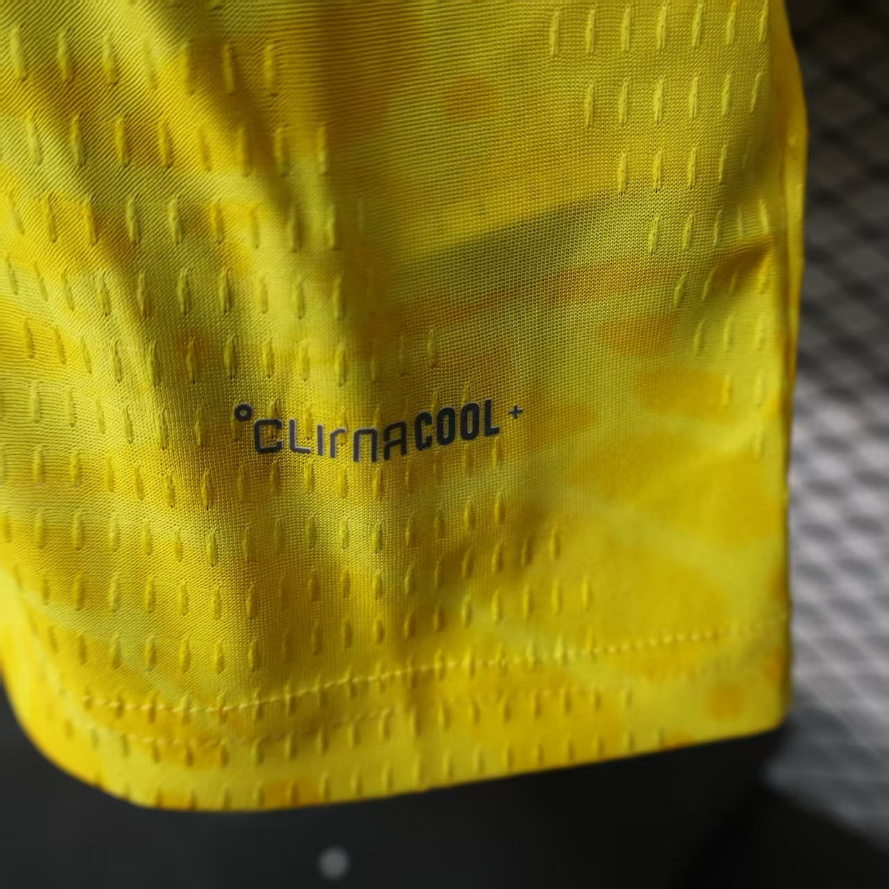 CAMISETA COLOMBIA MANGA LARGA ll MUNDIAL (VERSION JUGADOR)