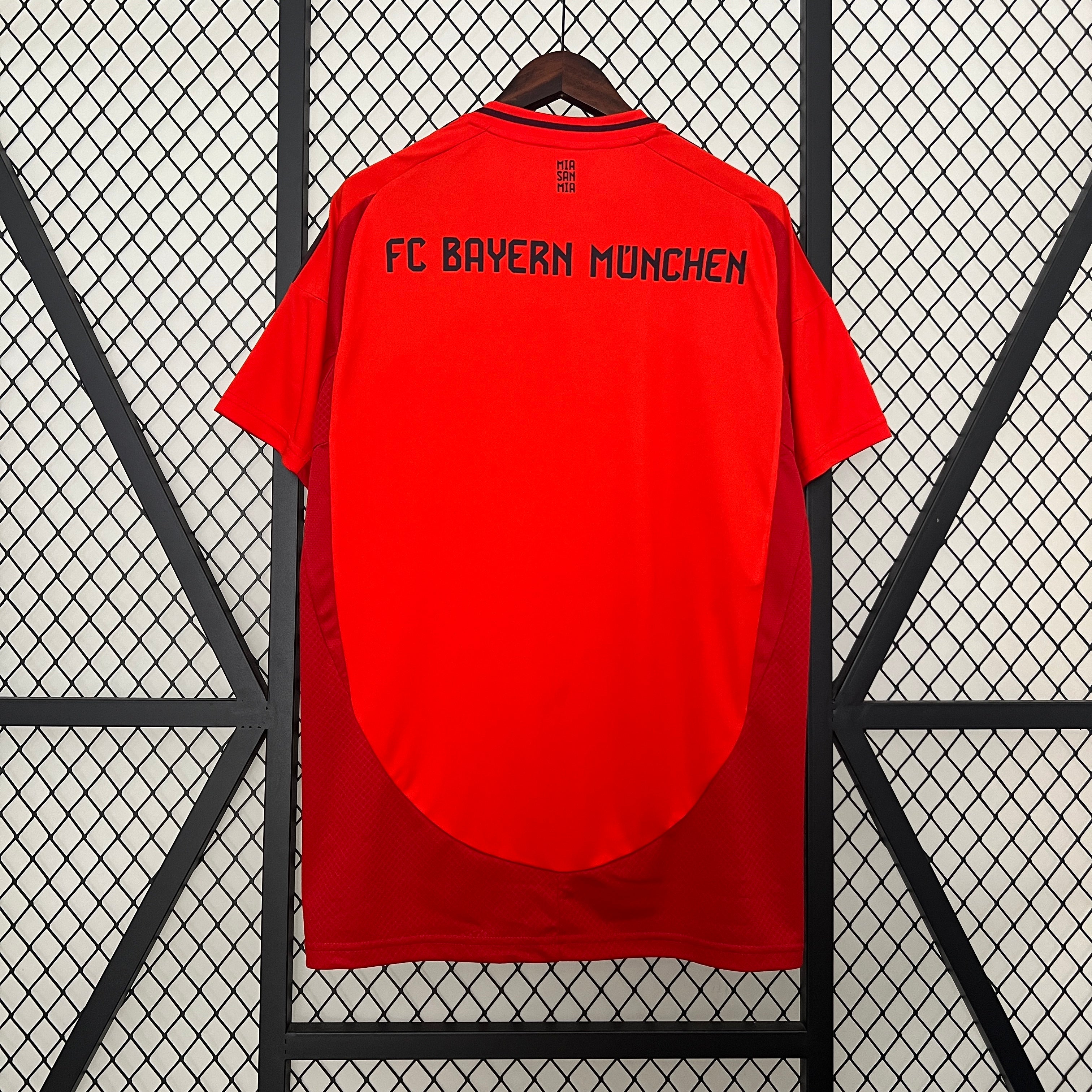CAMISETA BAYERN MUNICH ll 24/25 (VERSION HINCHA)