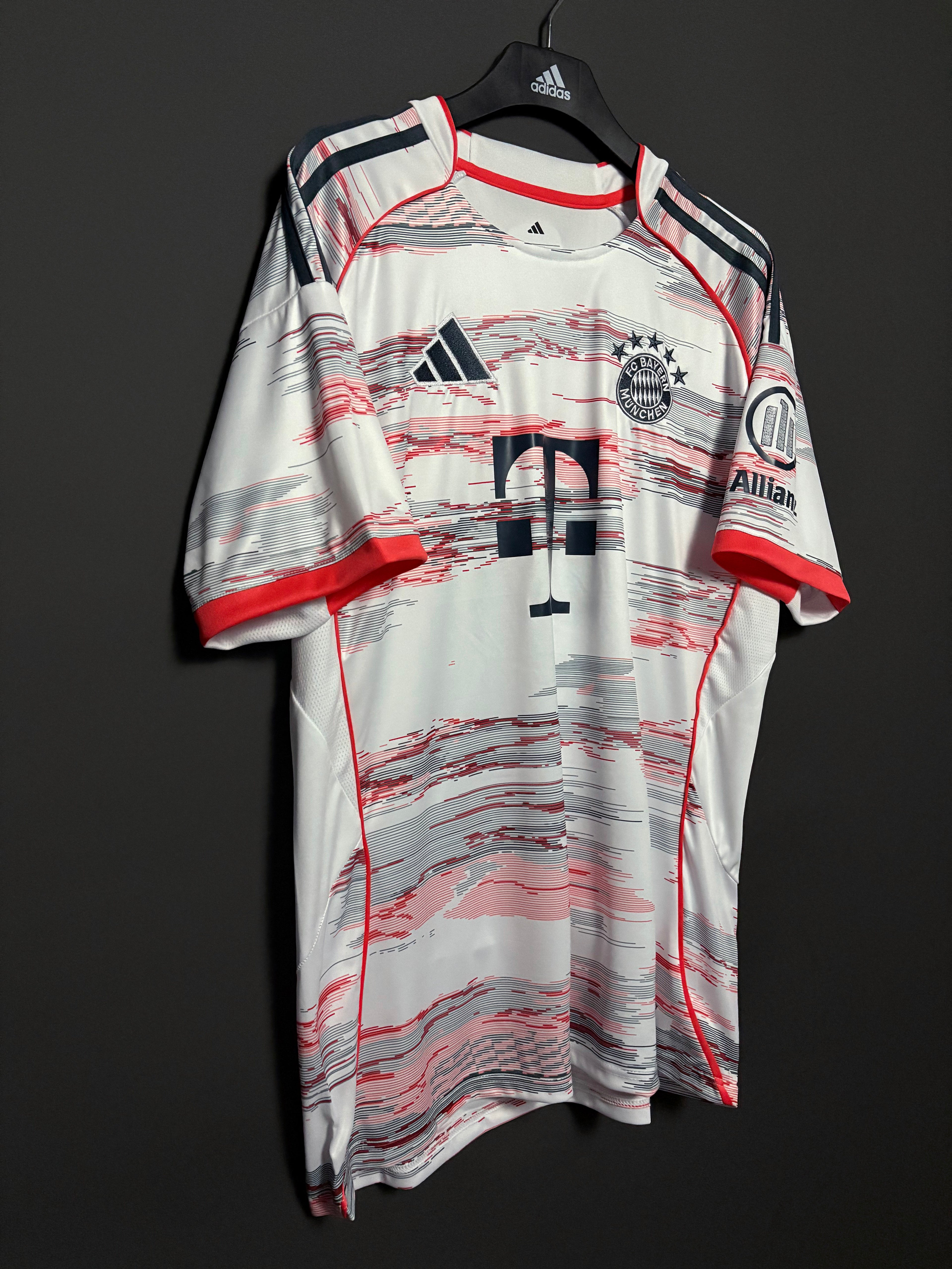 CAMISETA BAYERN MUNICH ll  (VERSION HINCHA Y MUJER)