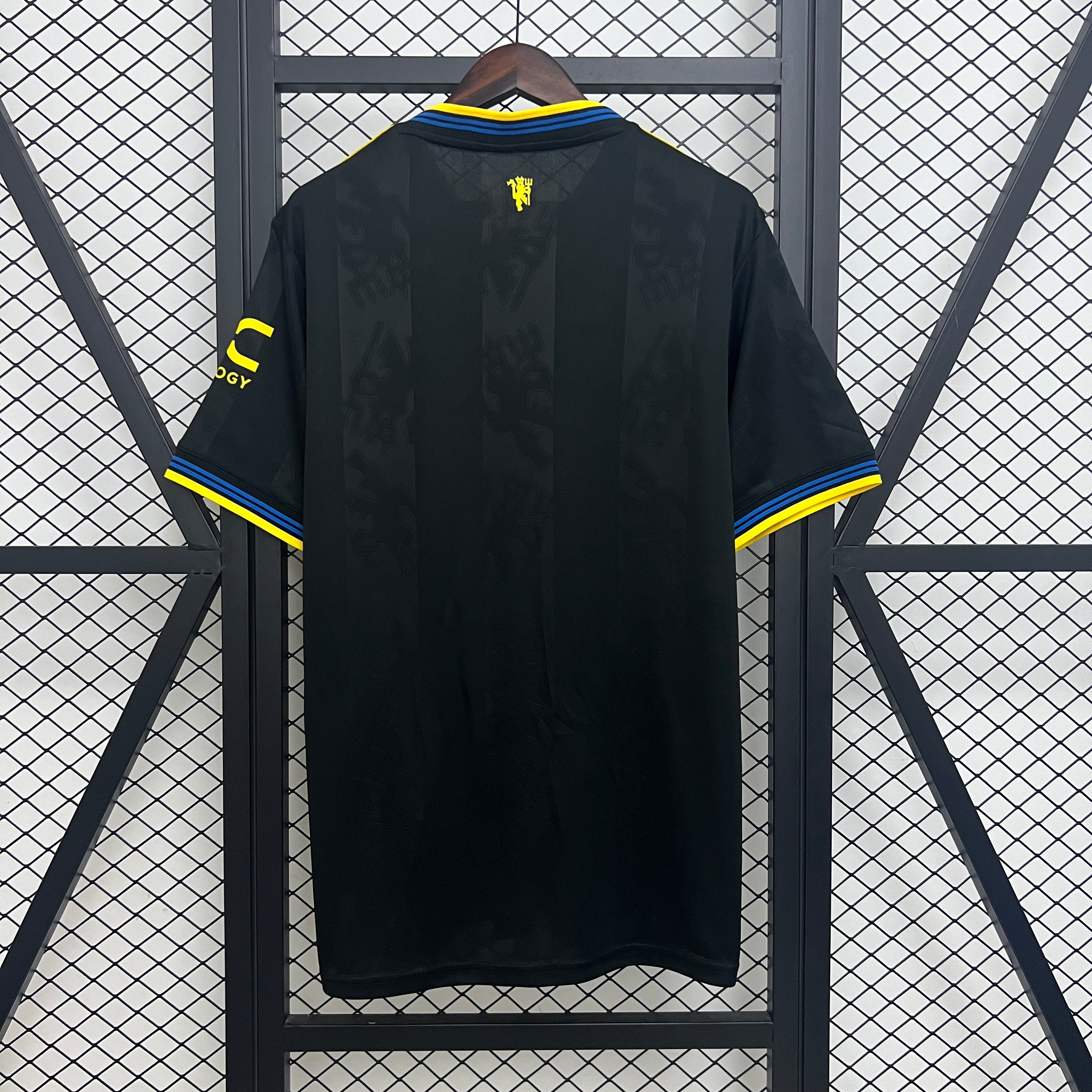 MANCHESTER UNITED ll 25/26 (VERSION HINCHA)