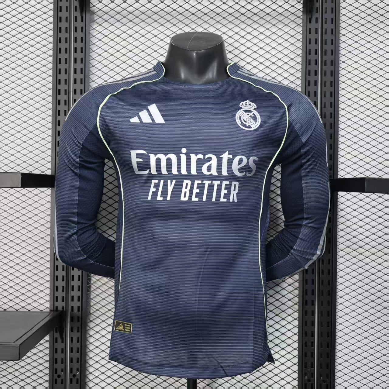 CAMISETA REAL MADRID MANGA LARGA ll 25/26 (VERSION JUGADOR)
