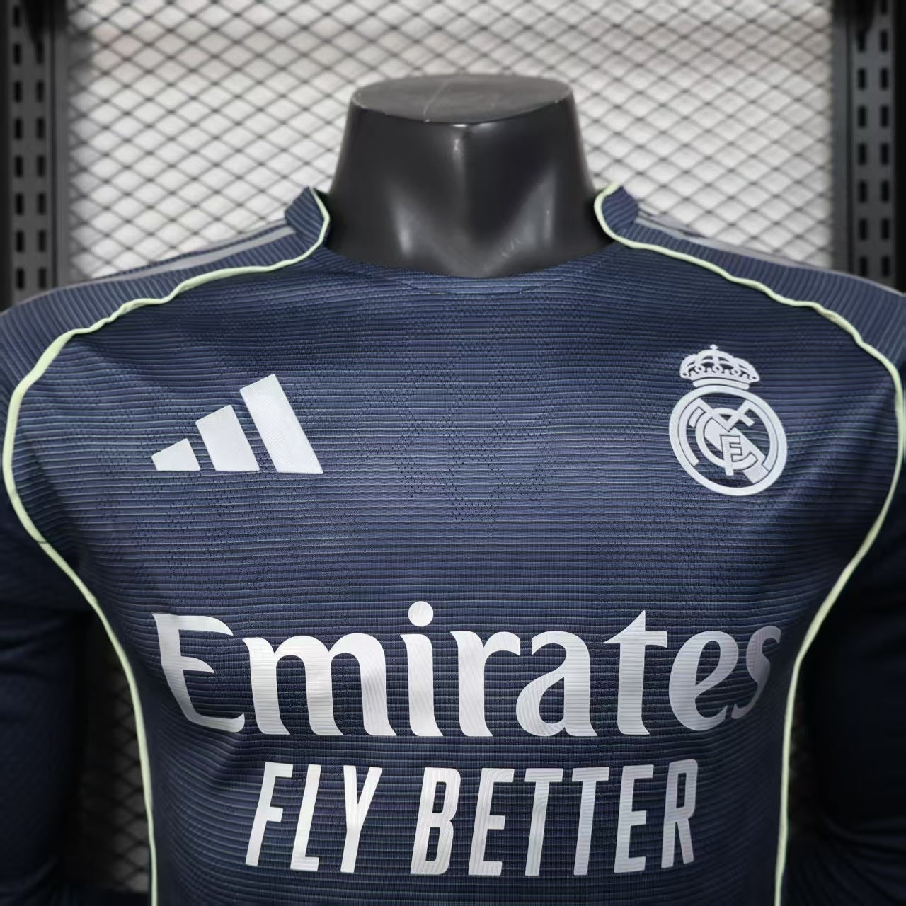 CAMISETA REAL MADRID MANGA LARGA ll 25/26 (VERSION JUGADOR)