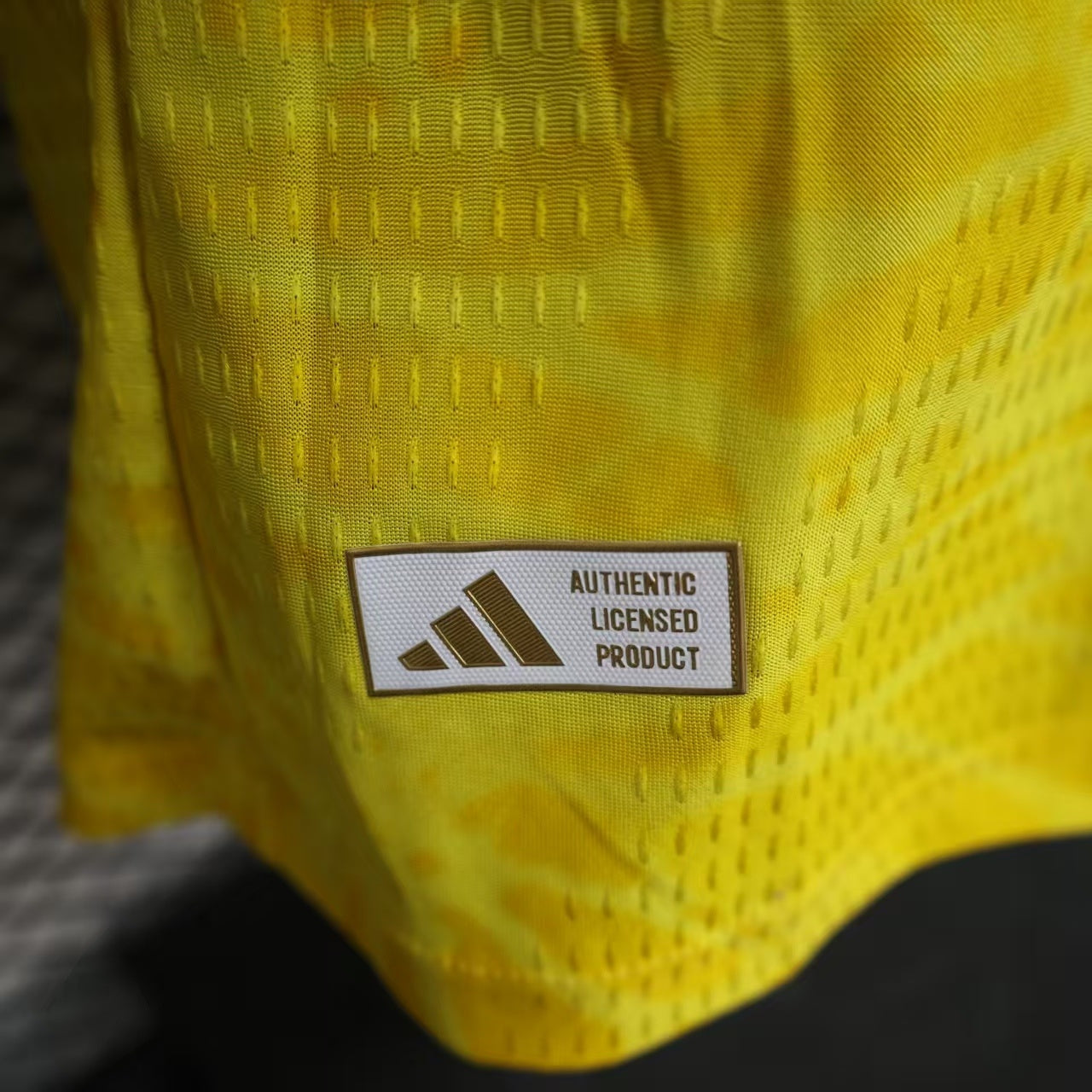 CAMISETA COLOMBIA MANGA LARGA ll MUNDIAL (VERSION JUGADOR)