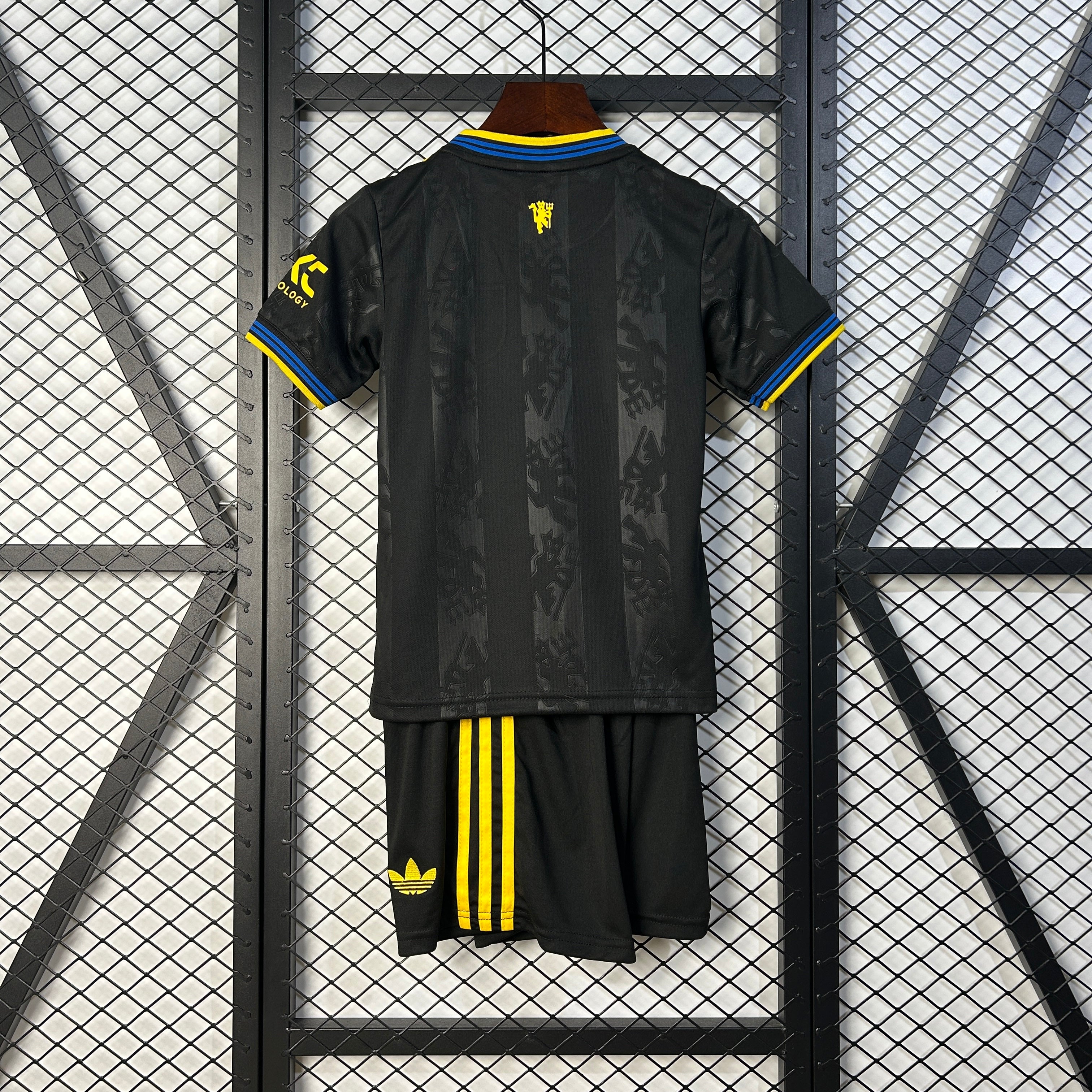 MANCHESTER UNITED JERSEY ll KIDS VERSION 25/26