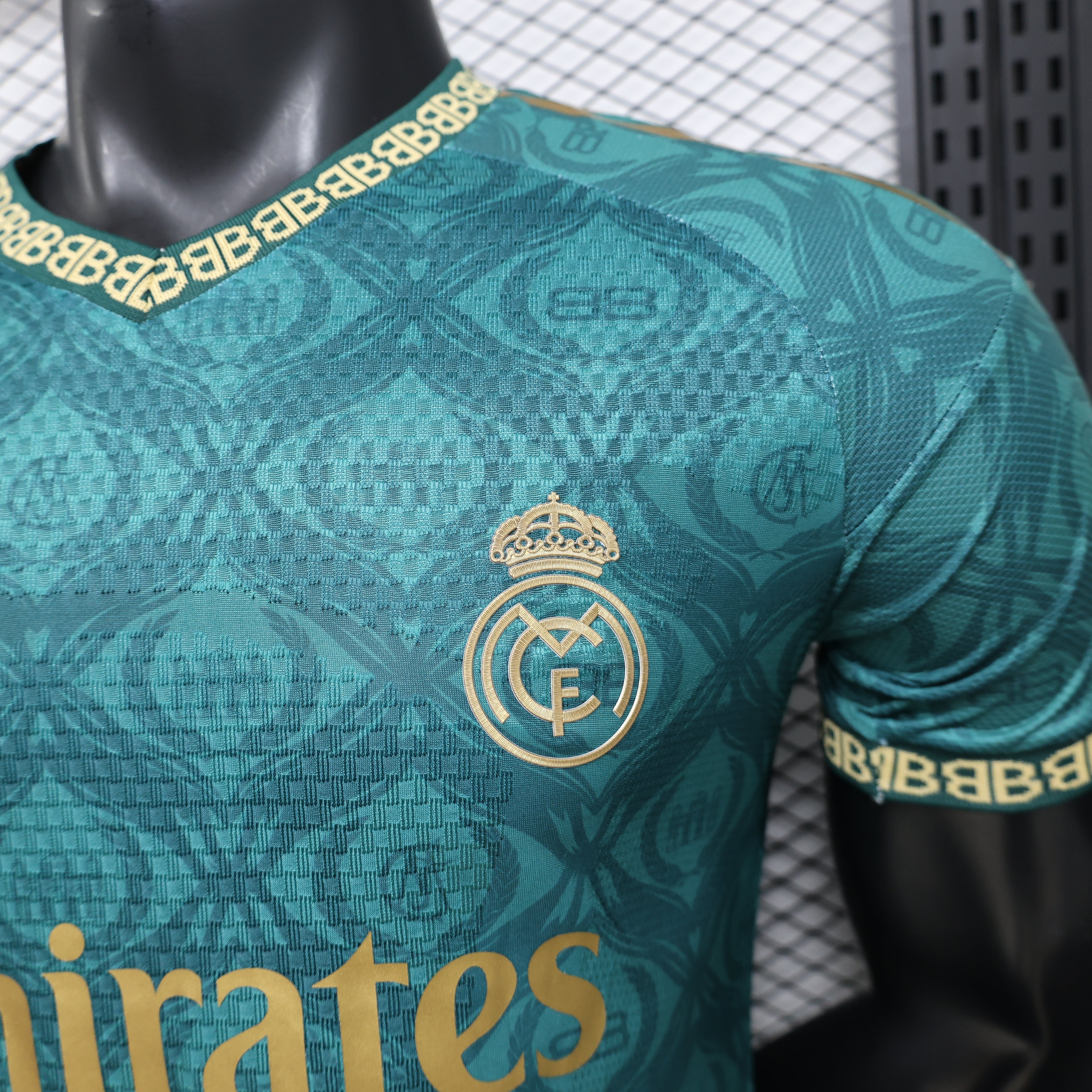 CAMISETA REAL MADRID EDICION ESPECIAL ll  (VERSION JUGADOR)