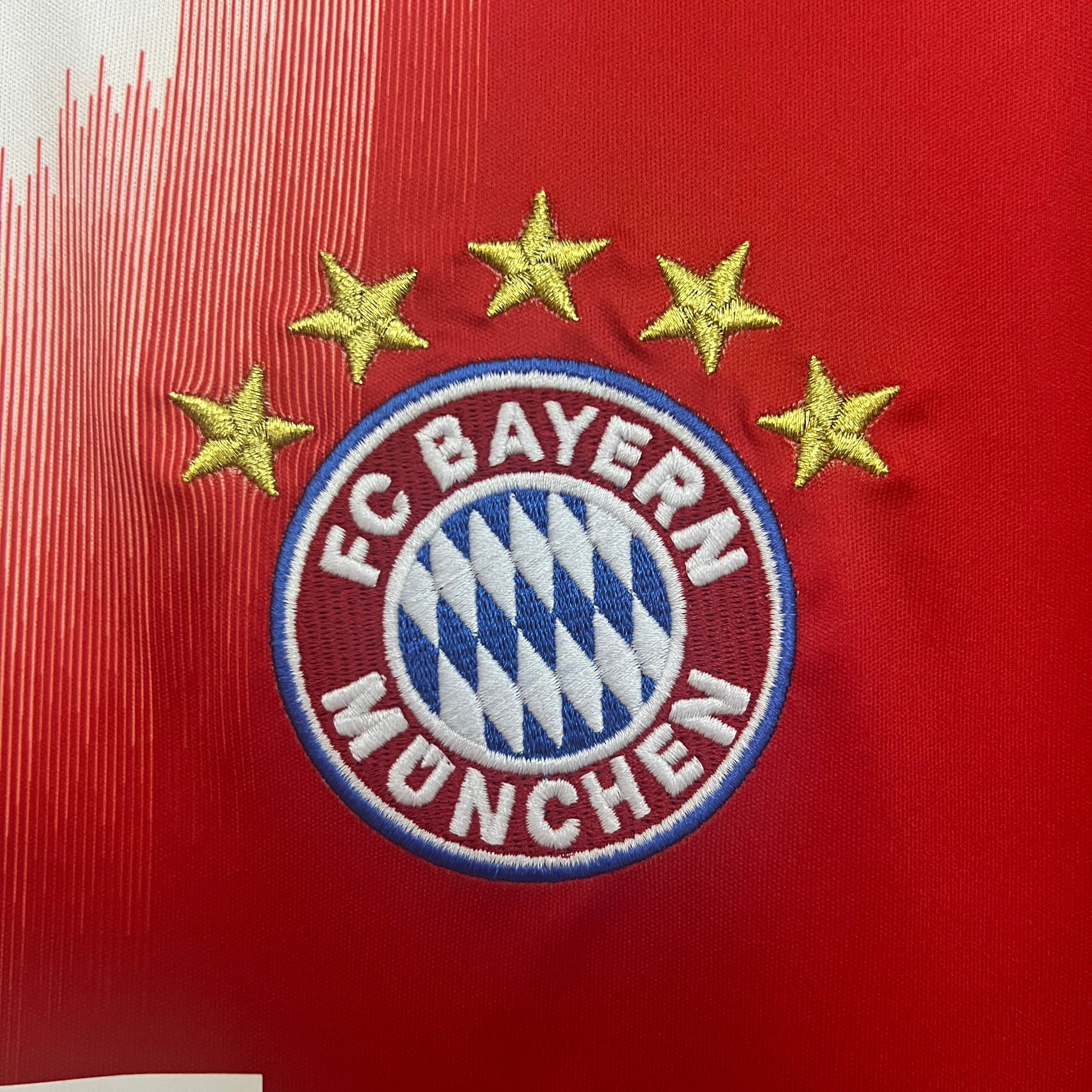 CAMISETA BAYERN MUNICH ll 25/26 (VERSION HINCHA)