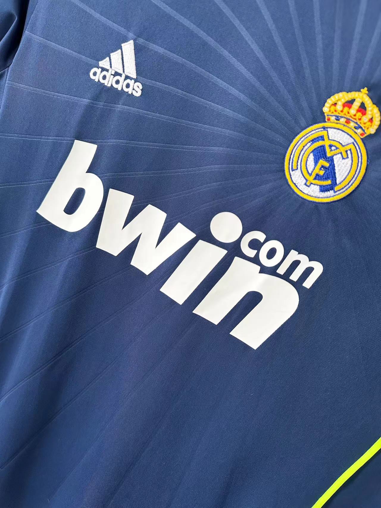 REAL MADRID RETRO AWAY JERSEY 2010/11