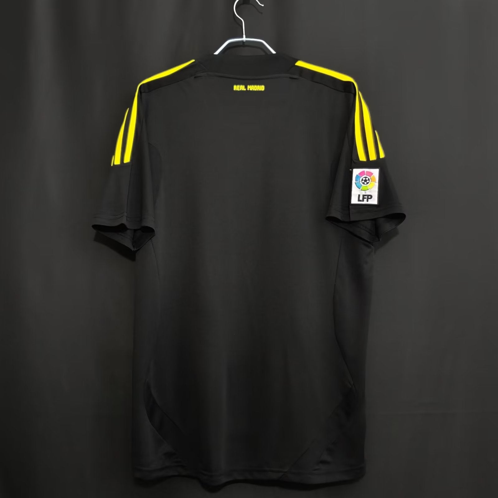 REAL MADRID RETRO GOALKEEPER JERSEY II 2011/12