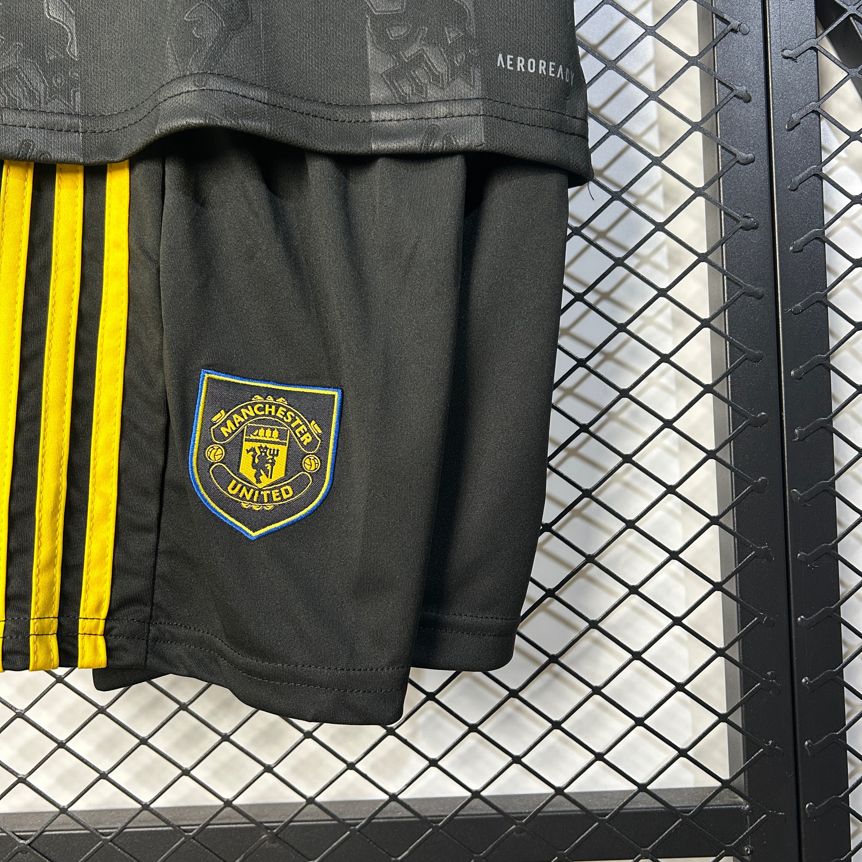 MANCHESTER UNITED JERSEY ll KIDS VERSION 25/26