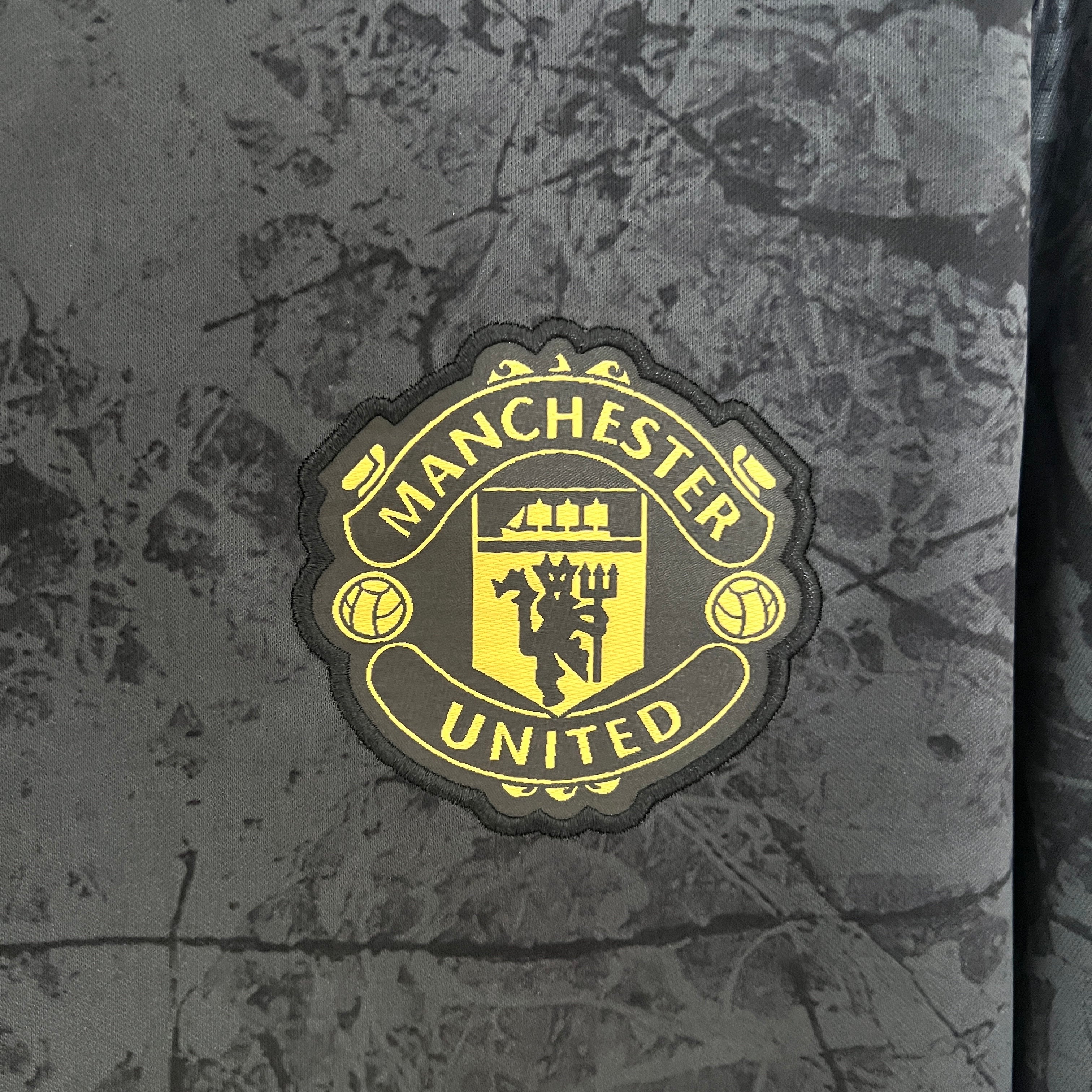 MANCHESTER UNITED ll 24/25 (VERSION HINCHA)