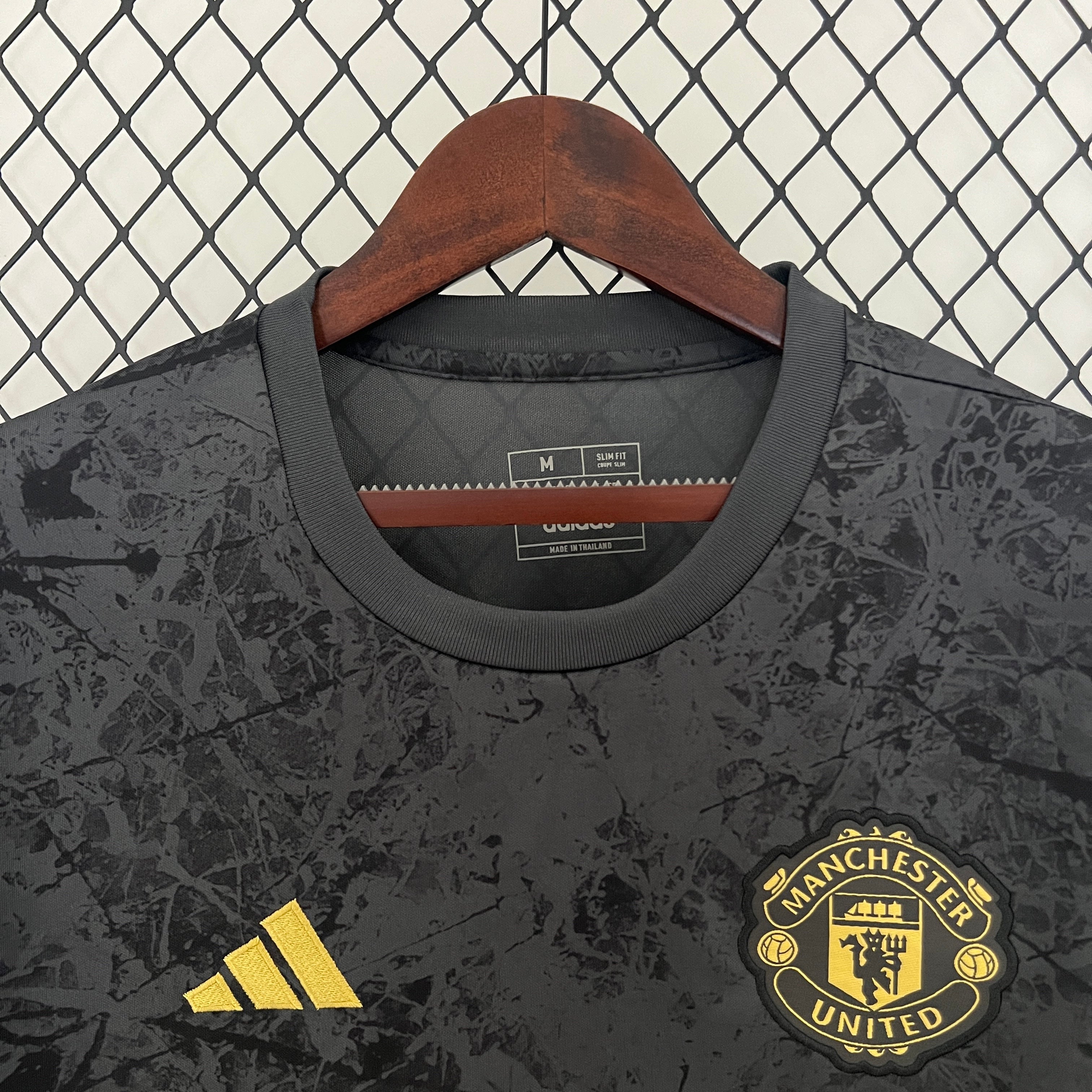 MANCHESTER UNITED ll 24/25 (VERSION HINCHA)