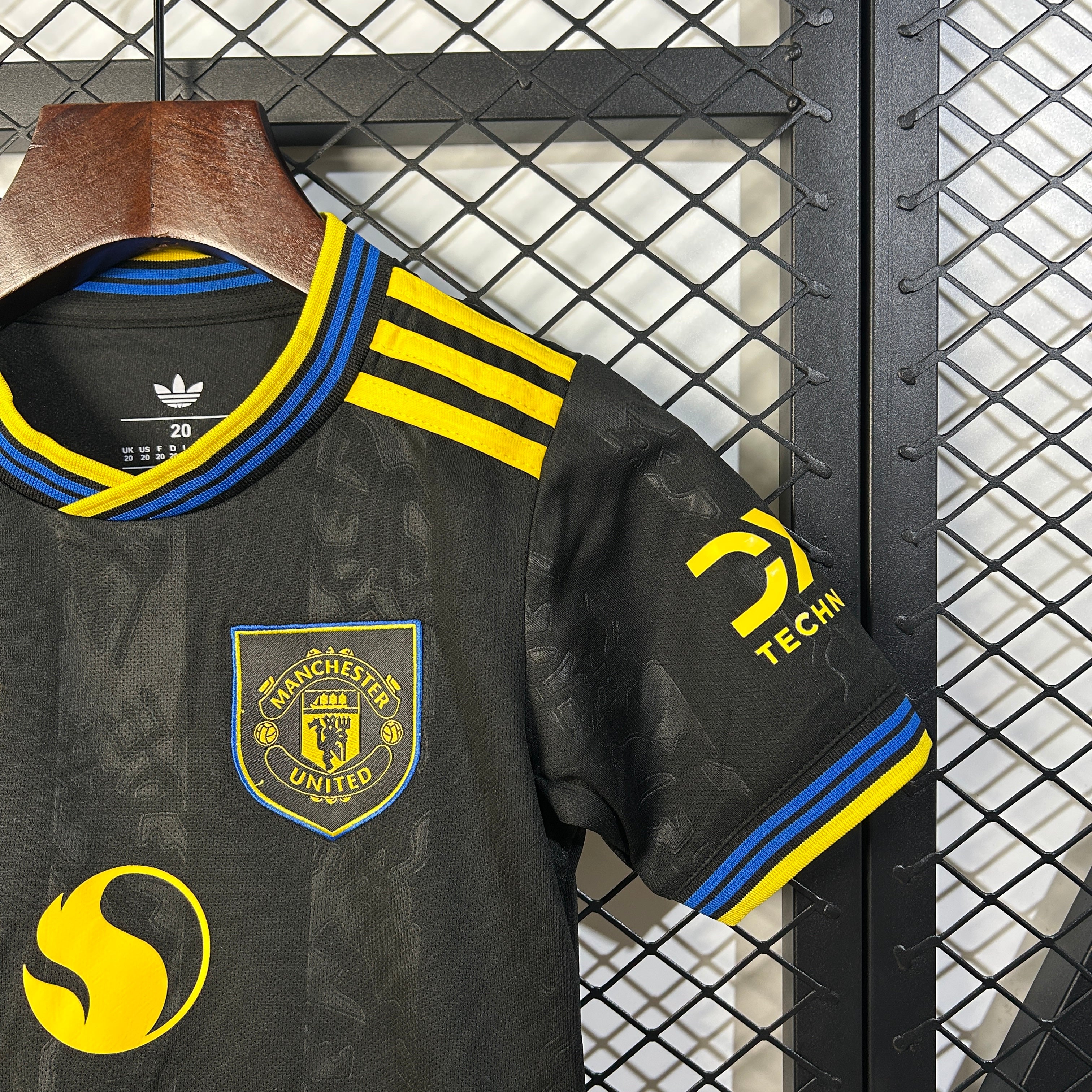 MANCHESTER UNITED JERSEY ll KIDS VERSION 25/26