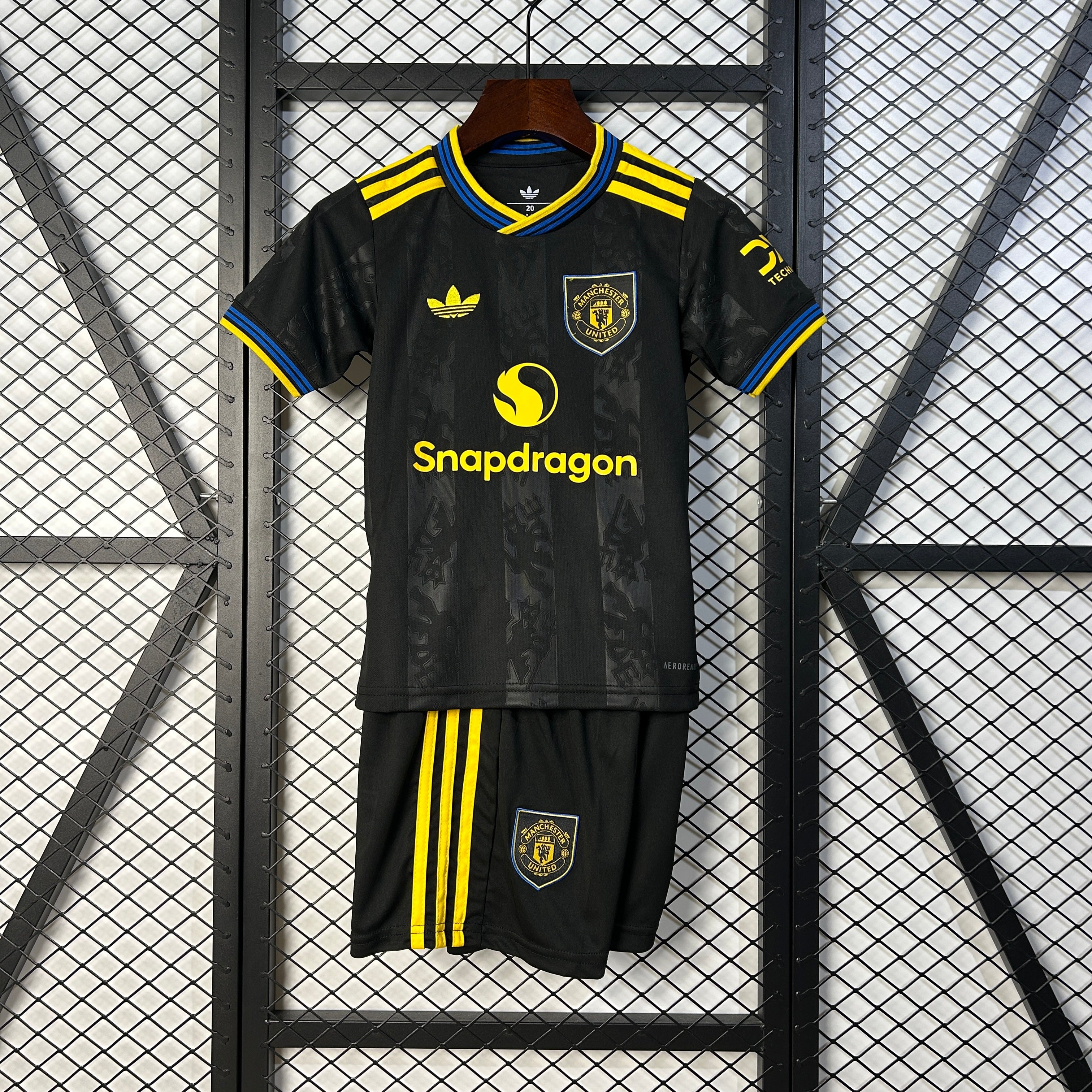 MANCHESTER UNITED JERSEY ll KIDS VERSION 25/26