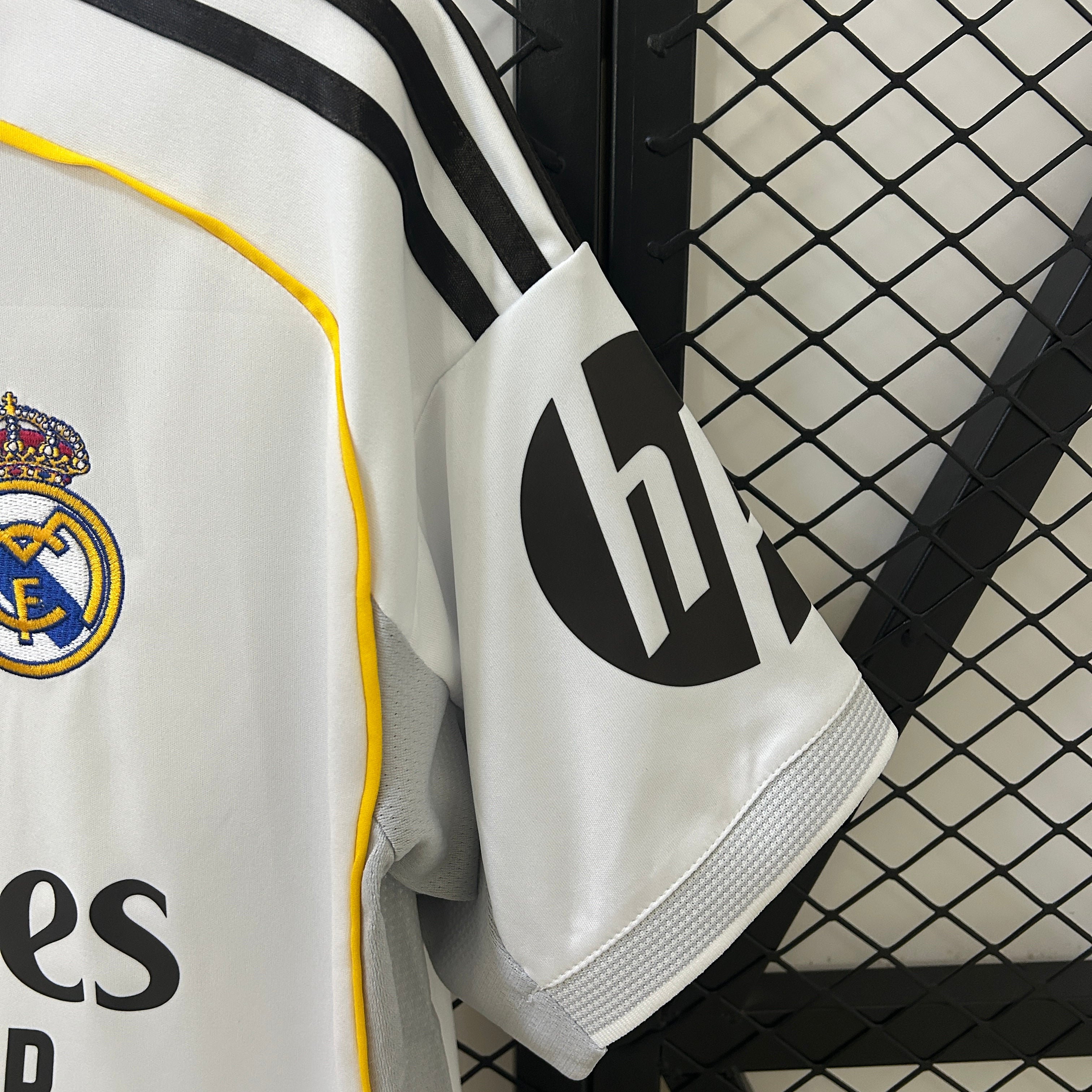 REAL MADRID AWAY JERSEY 25/26 (FAN VERSION)