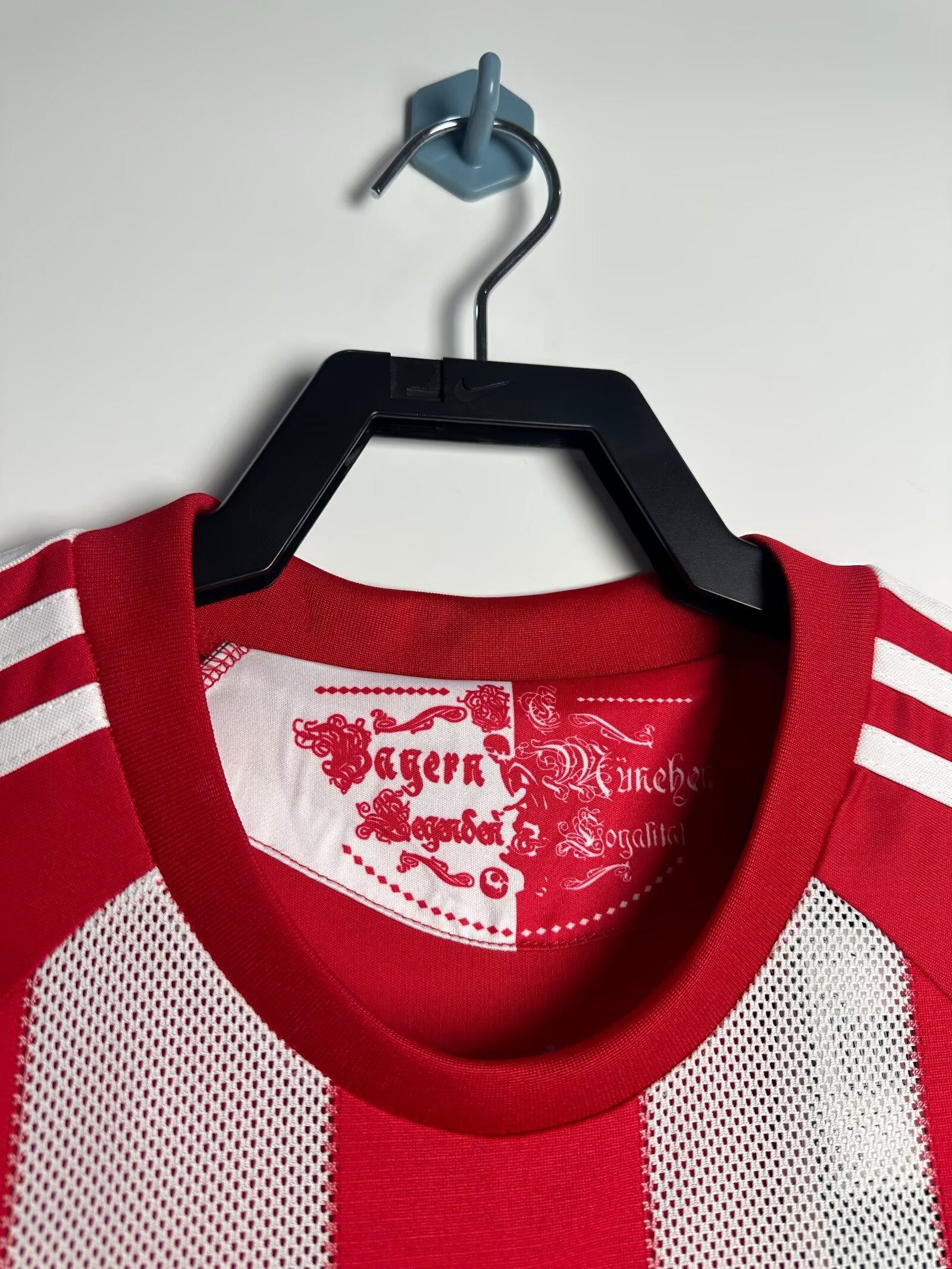 CAMISETA BAYERN MUNICH RETRO  ll 2010/2011