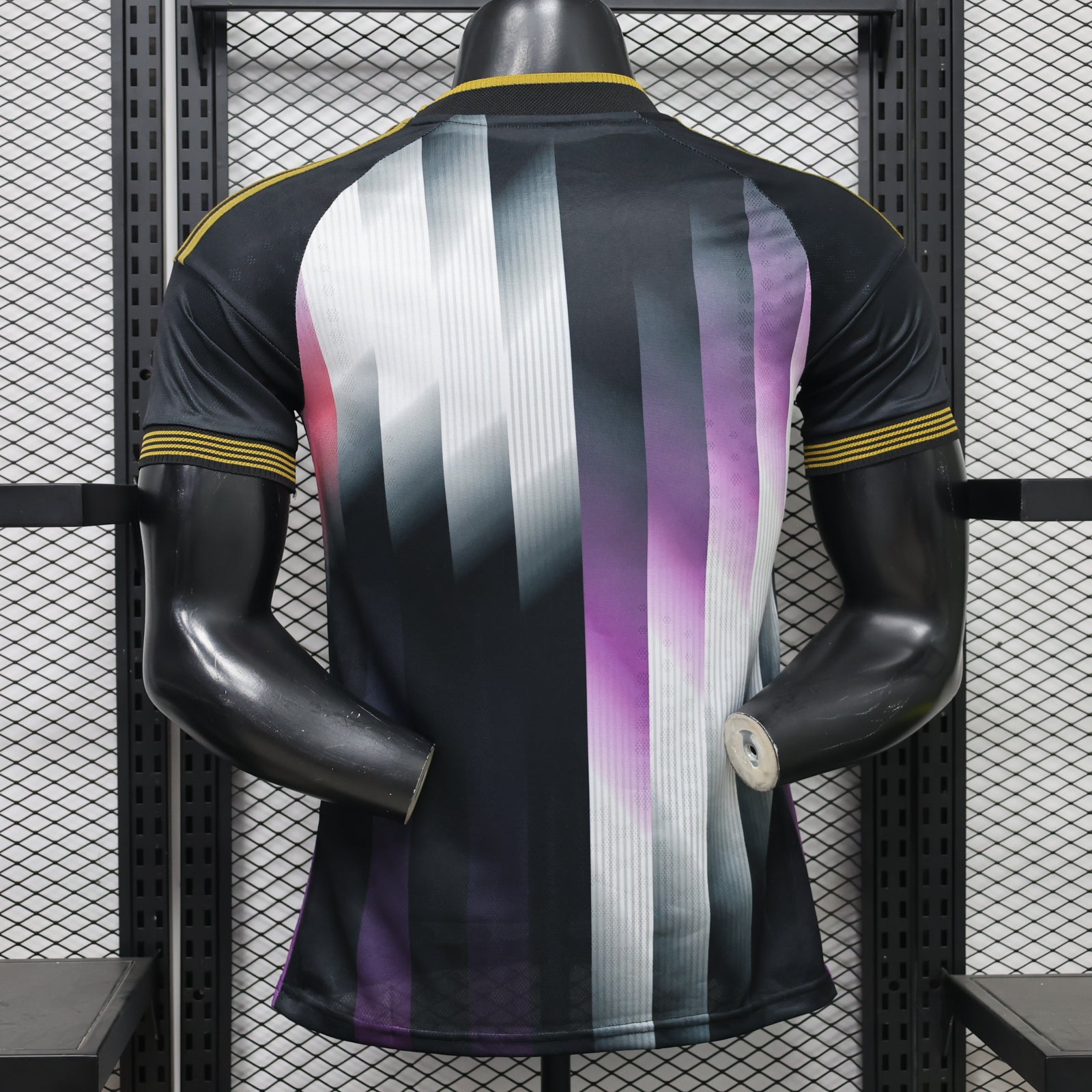 CAMISETA REAL MADRID EDICION ESPECIAL ll  (VERSION JUGADOR)