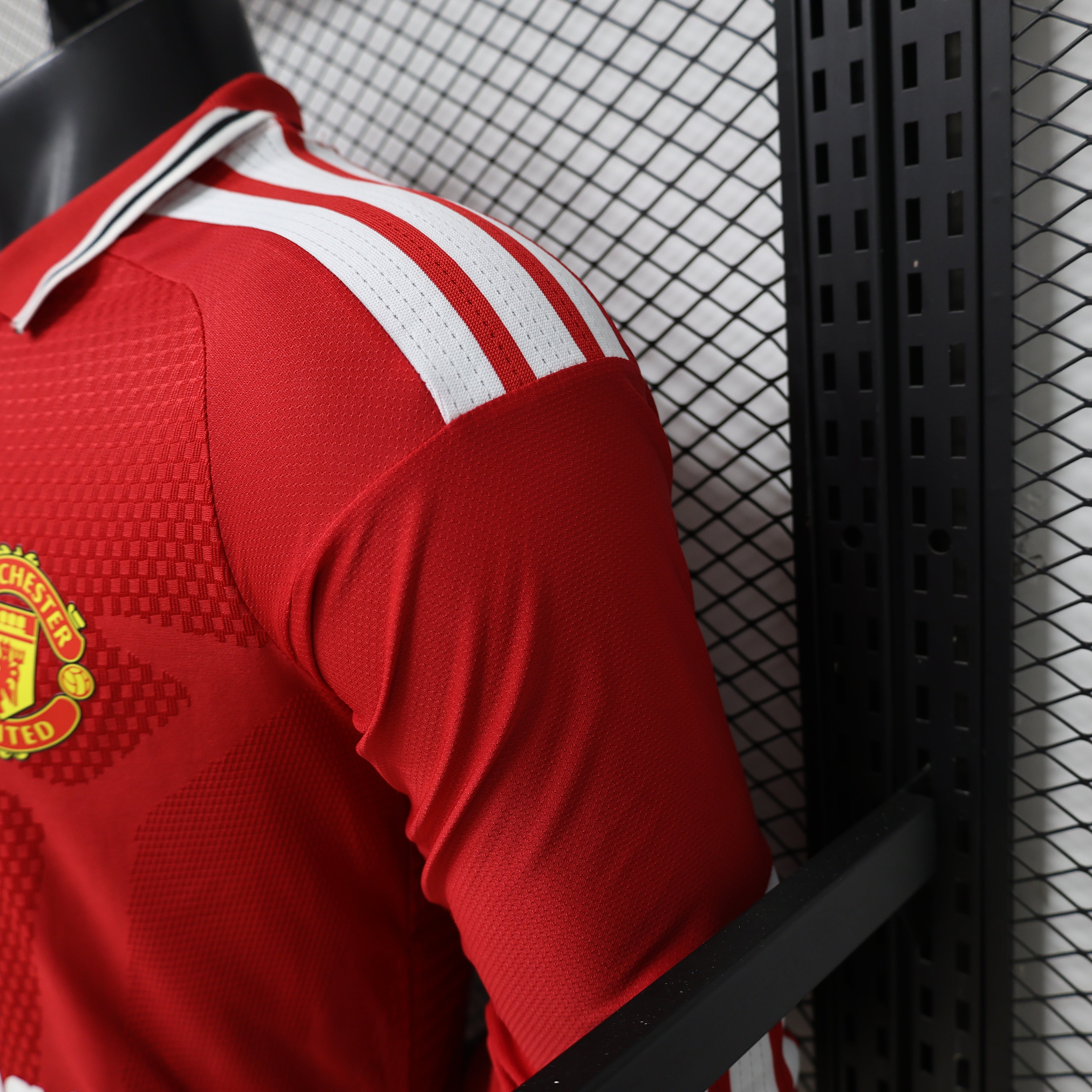 CAMISETA MANCHESTER UNITED MANGA LARGA ll 26/27 (VERSION JUGADOR)