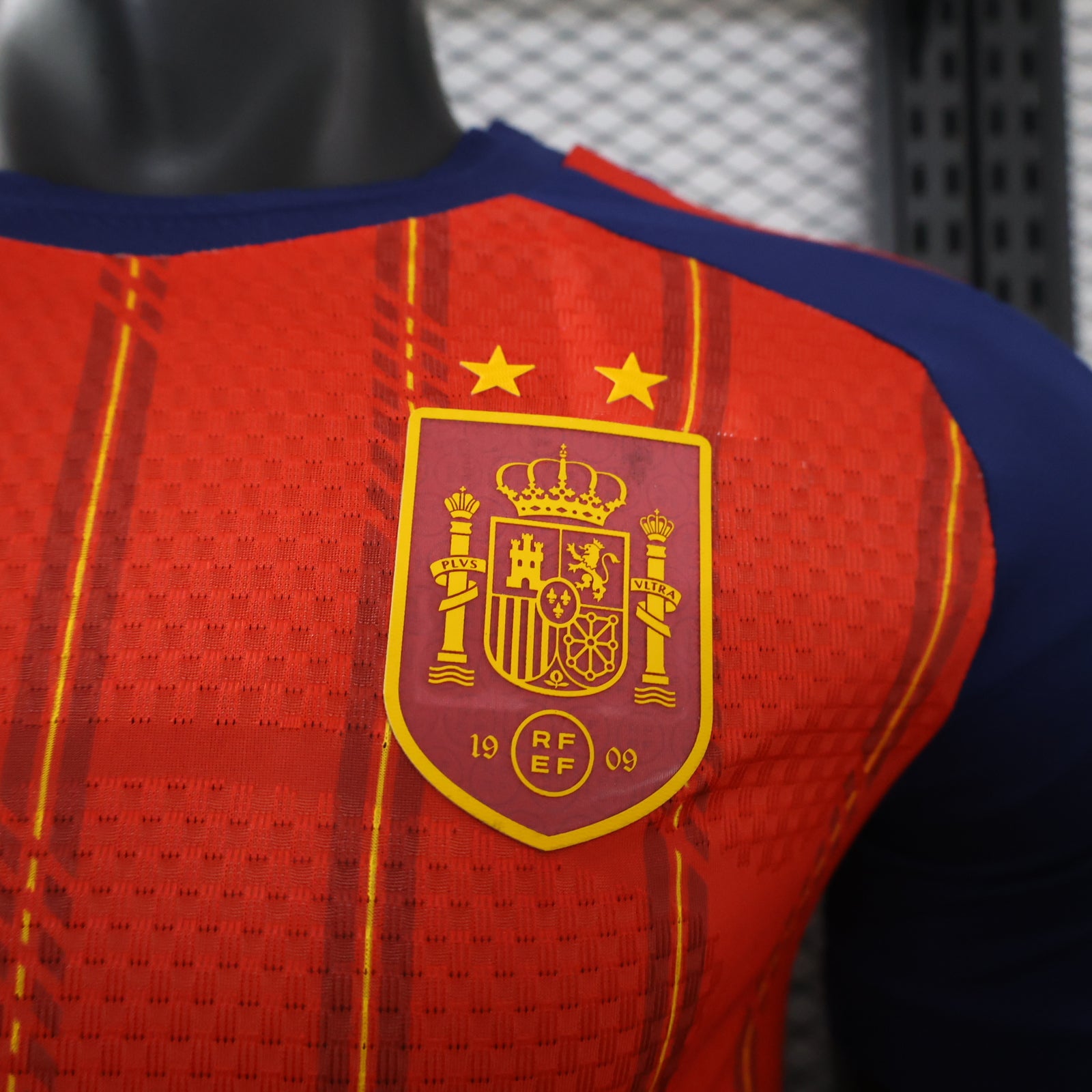 CAMISETA ESPAÑA CAMPEON DEL MUNDO CON PARCHE 2026 (VERSION JUGADOR)