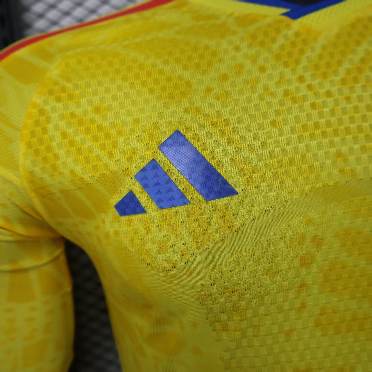 CAMISETA COLOMBIA MANGA LARGA ll MUNDIAL (VERSION JUGADOR)