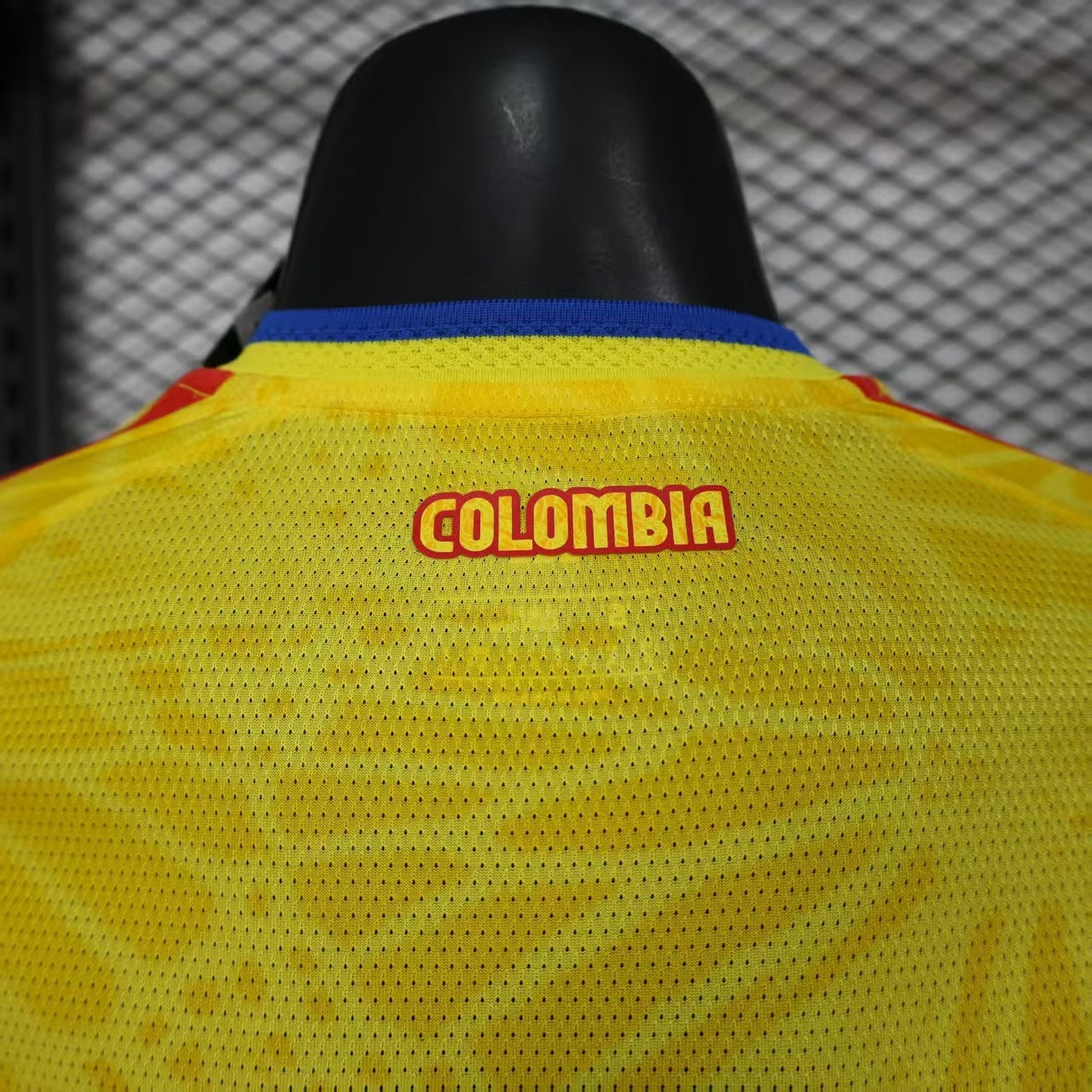 CAMISETA COLOMBIA MANGA LARGA ll MUNDIAL (VERSION JUGADOR)
