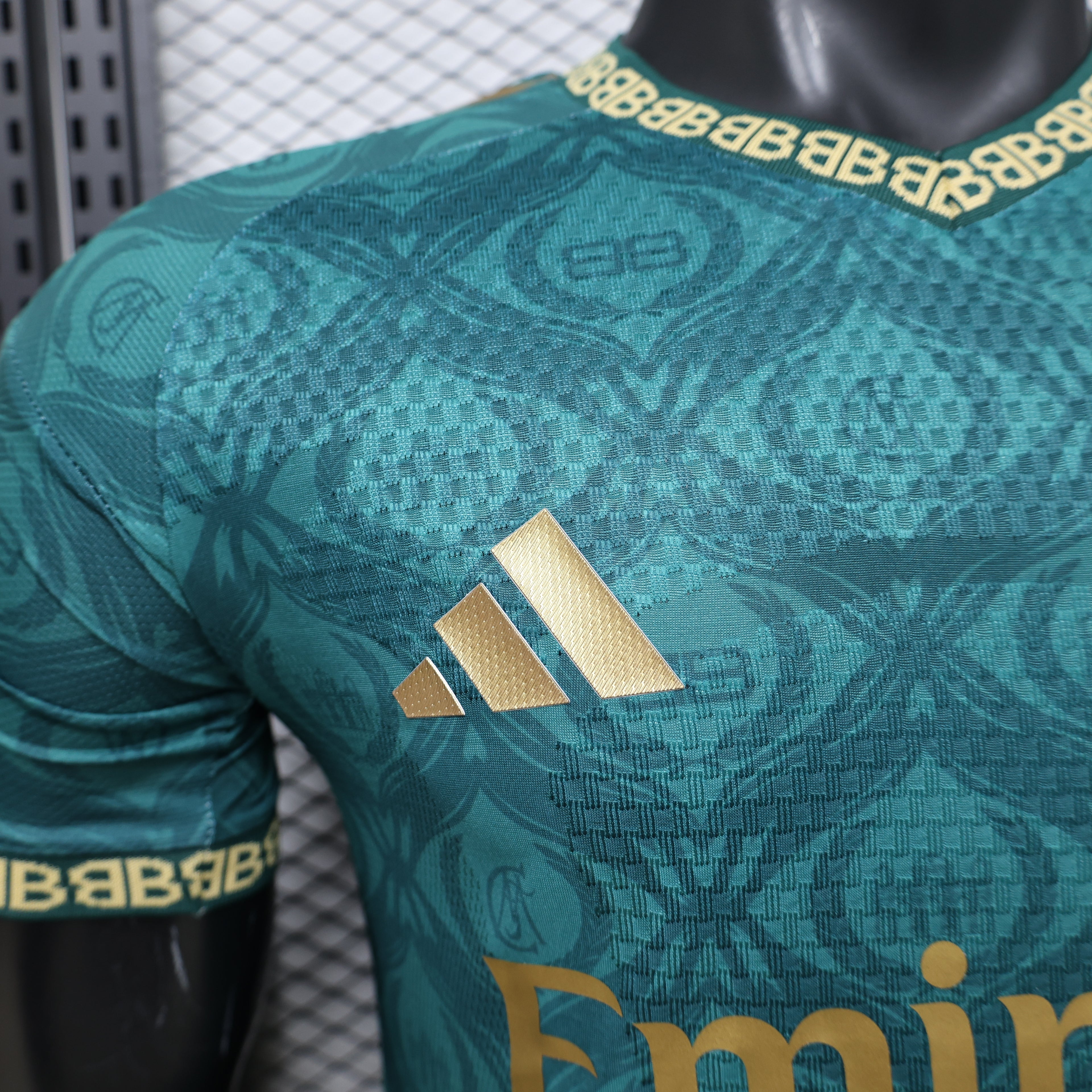 CAMISETA REAL MADRID EDICION ESPECIAL ll  (VERSION JUGADOR)