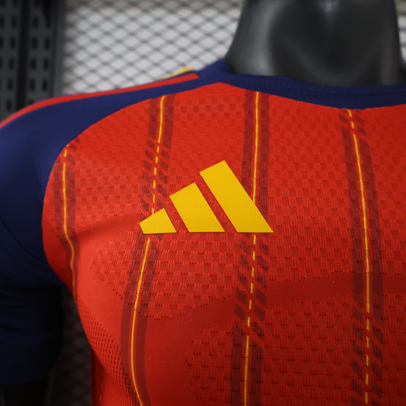 CAMISETA ESPAÑA CAMPEON DEL MUNDO CON PARCHE 2026 (VERSION JUGADOR)