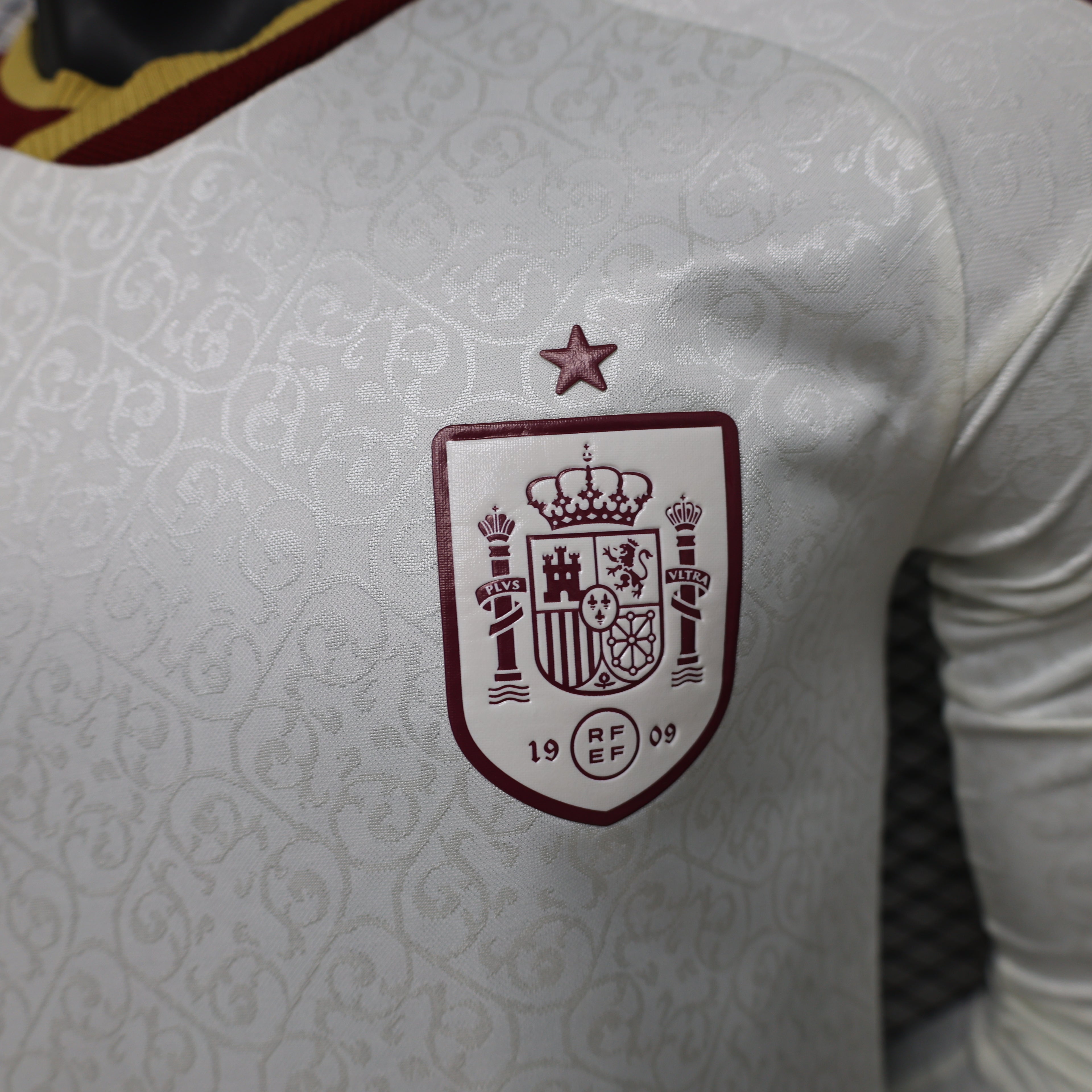 SPAIN LONG-SLEEVED SHIRT AW 2026 MEN'S (PLAYER VERSION)
