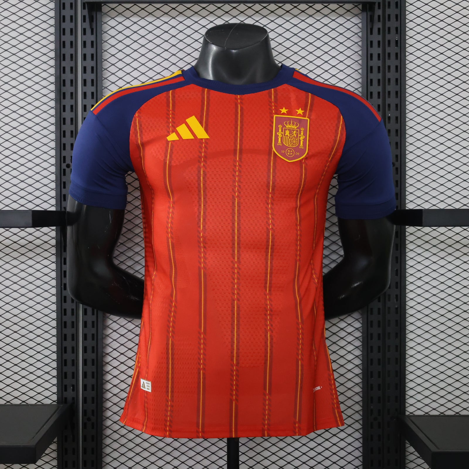 CAMISETA ESPAÑA CAMPEON DEL MUNDO CON PARCHE 2026 (VERSION JUGADOR)